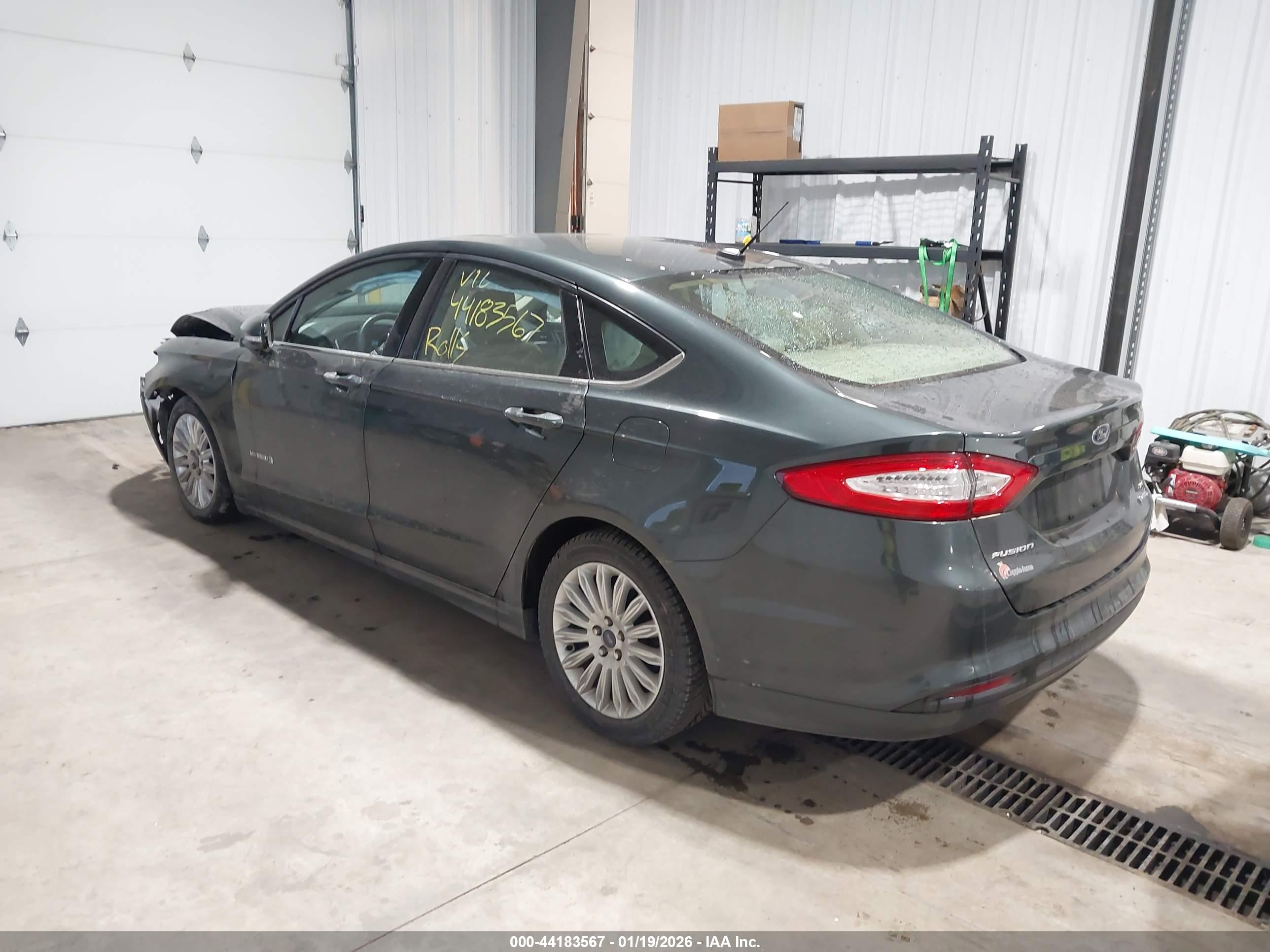 FORD FUSION image 3