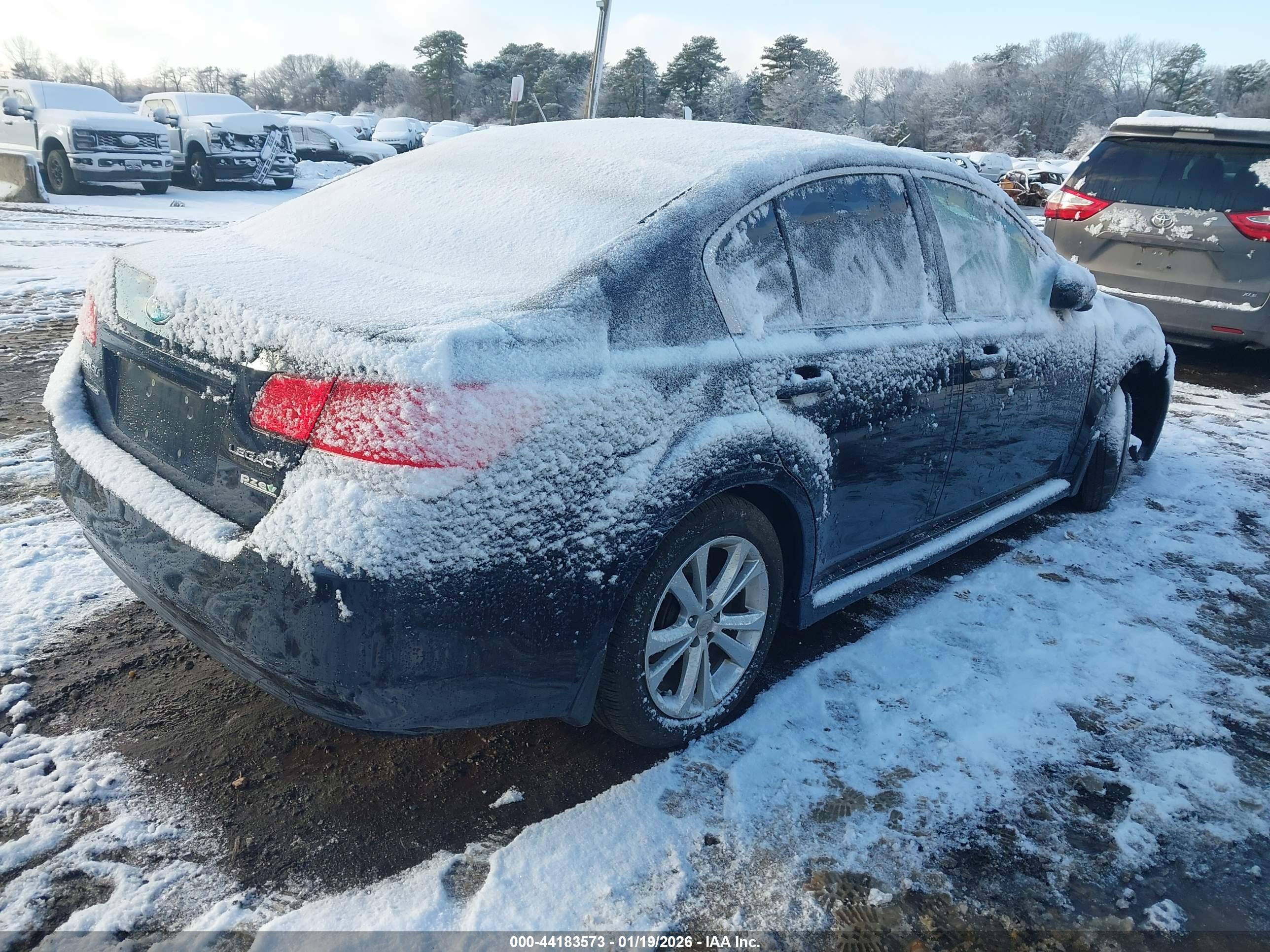 SUBARU LEGACY image 4