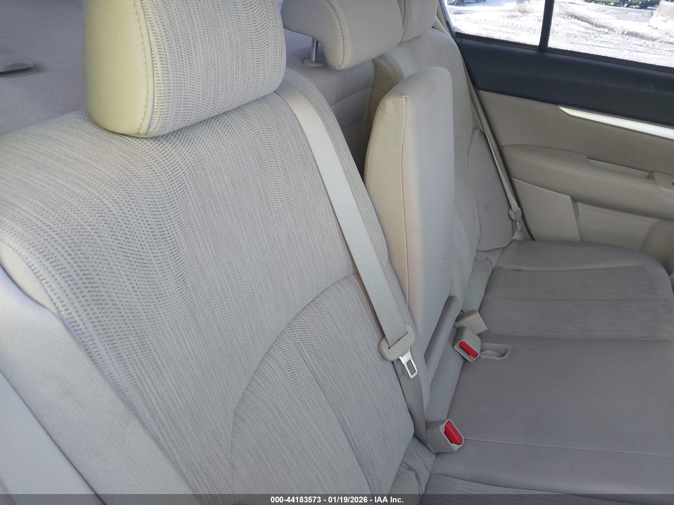 SUBARU LEGACY image 8