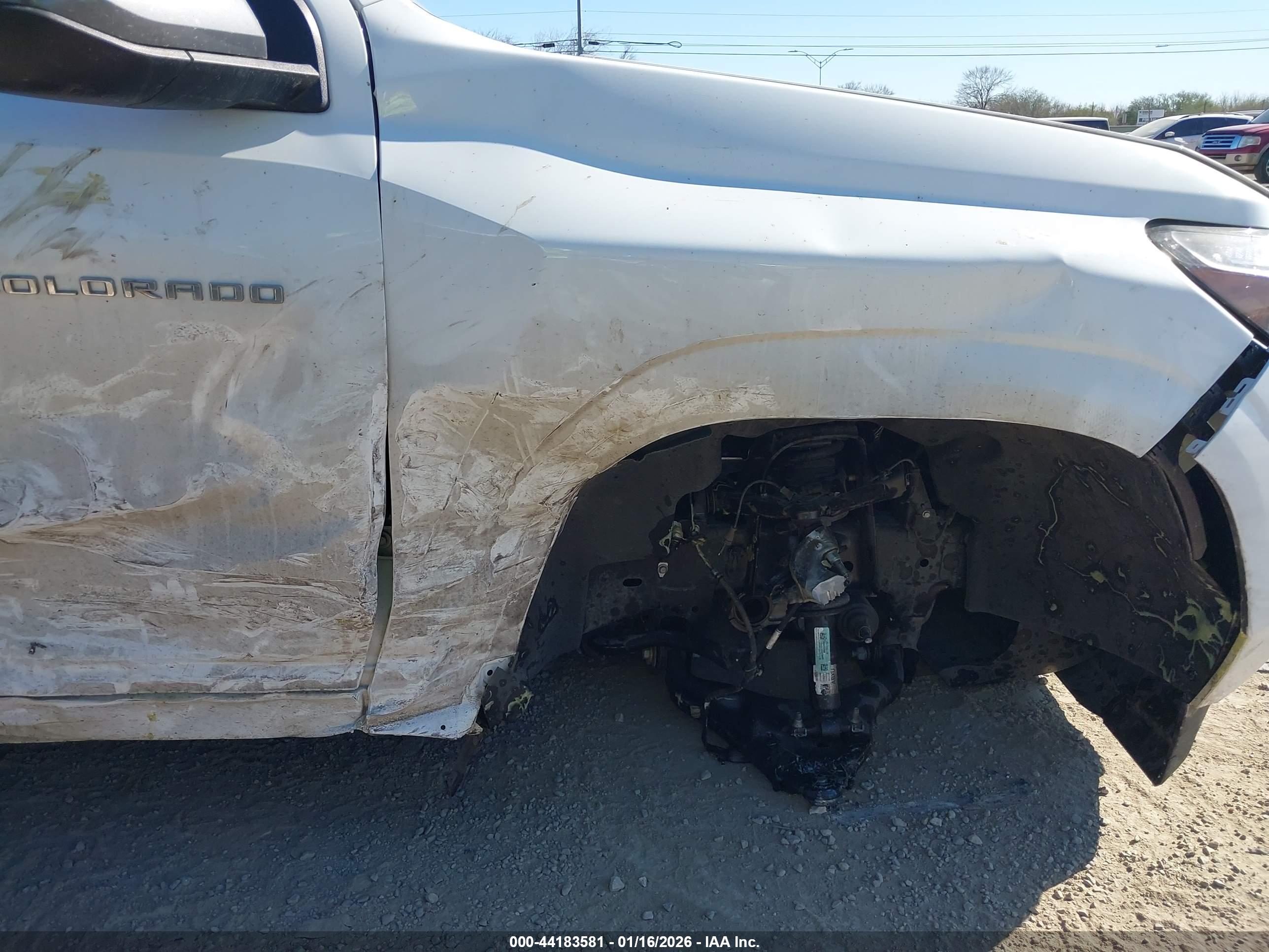 CHEVROLET COLORADO image 6