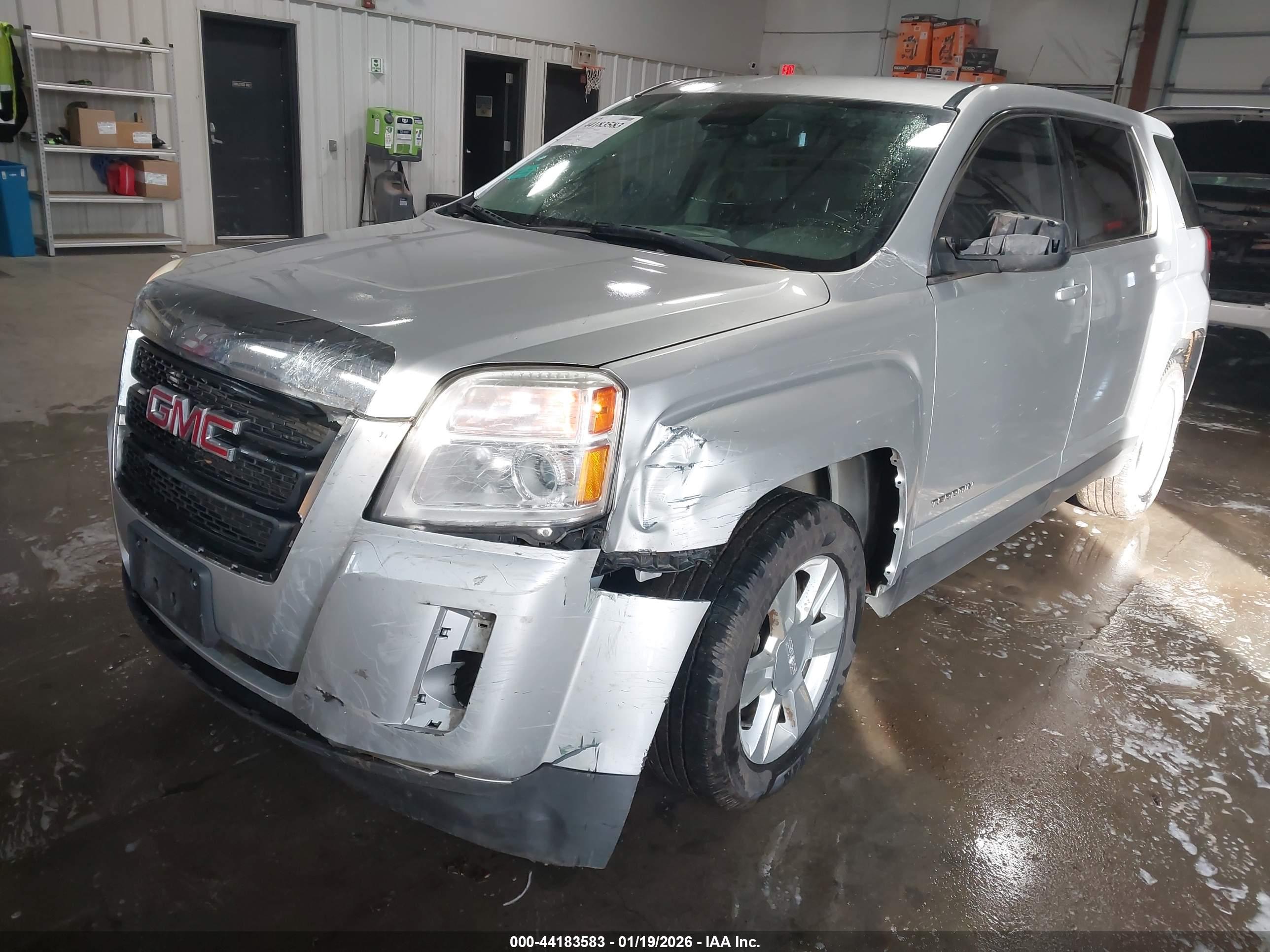 GMC TERRAIN image 2