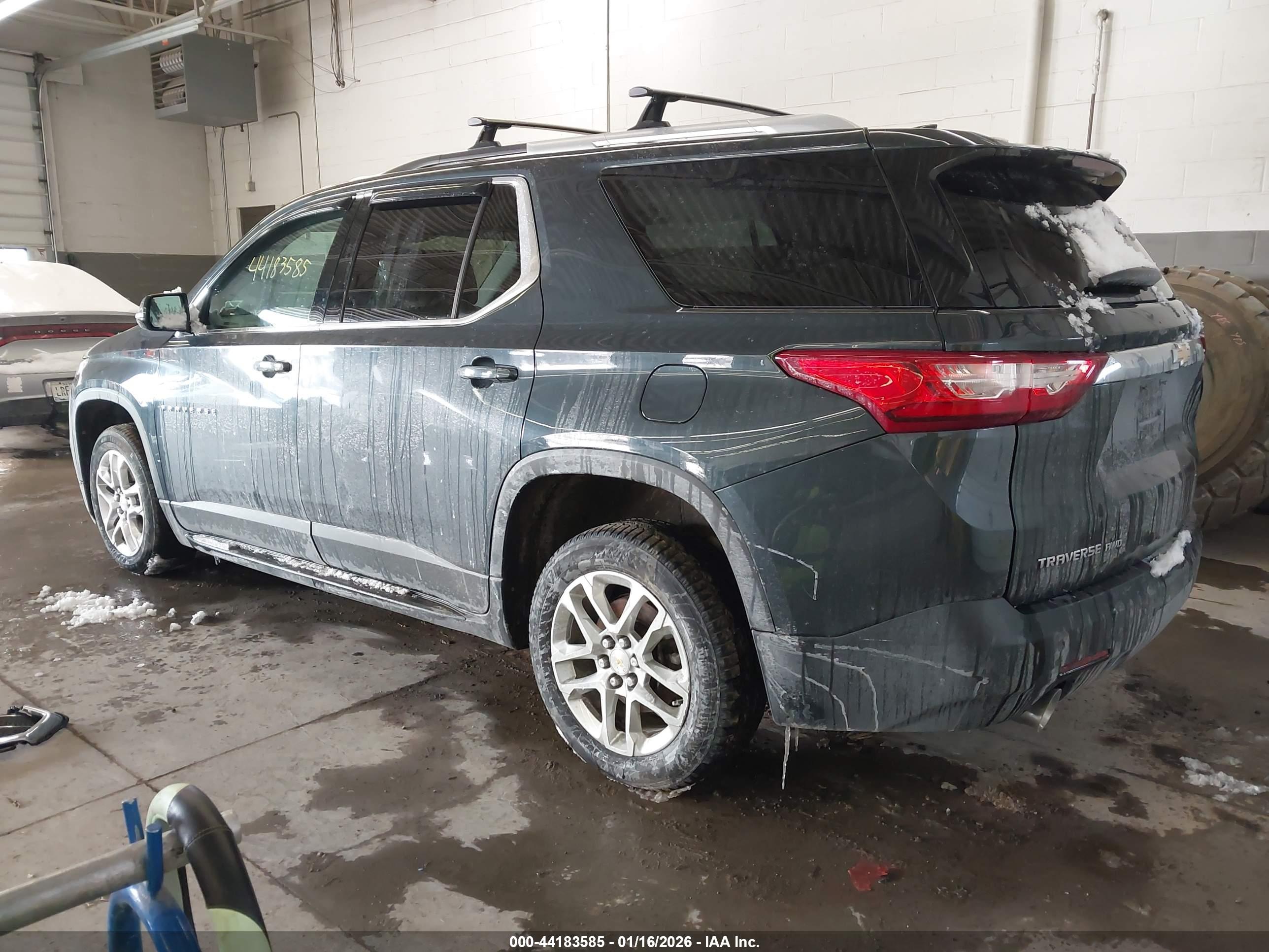 CHEVROLET TRAVERSE image 3