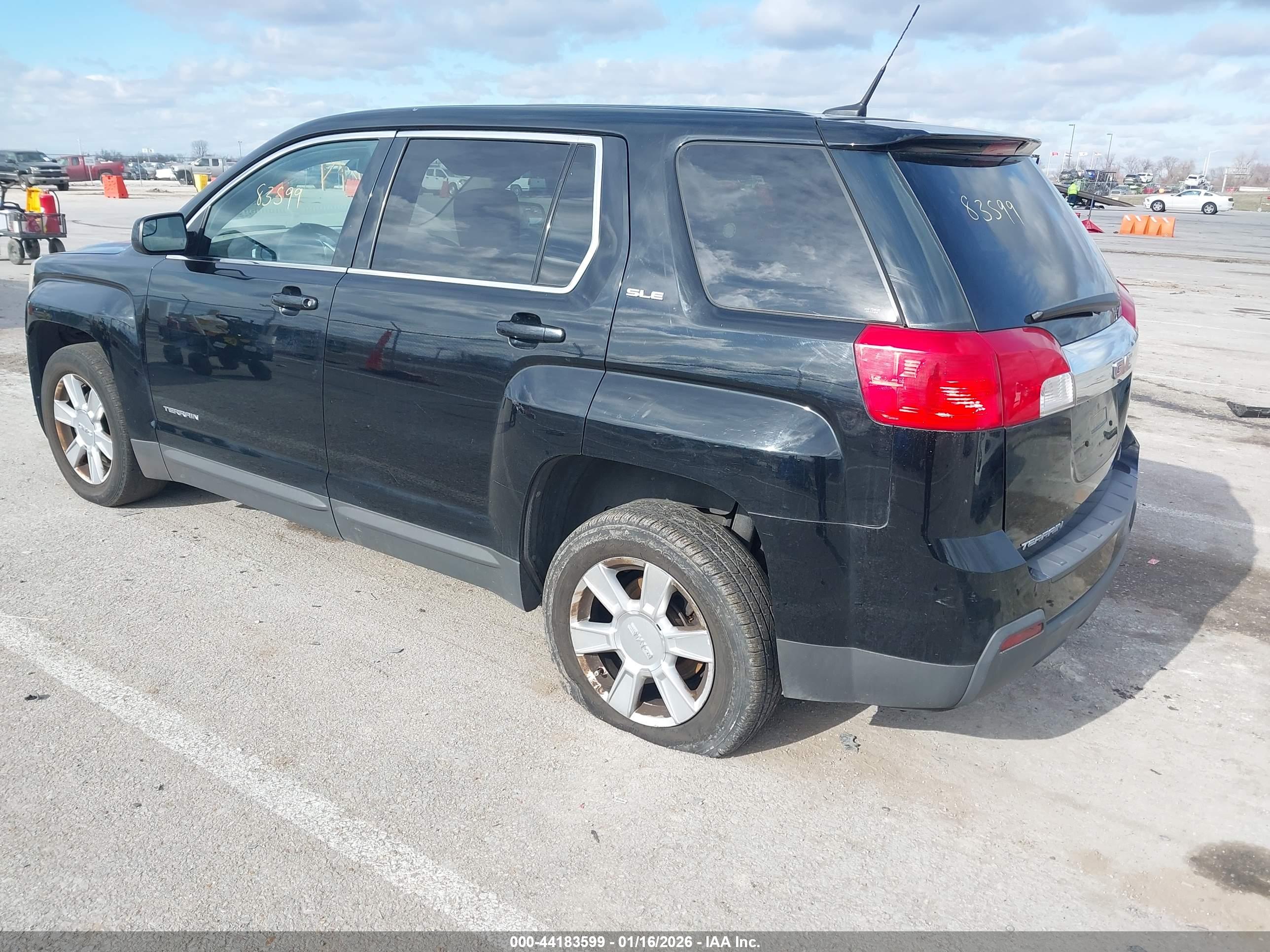 GMC TERRAIN image 3