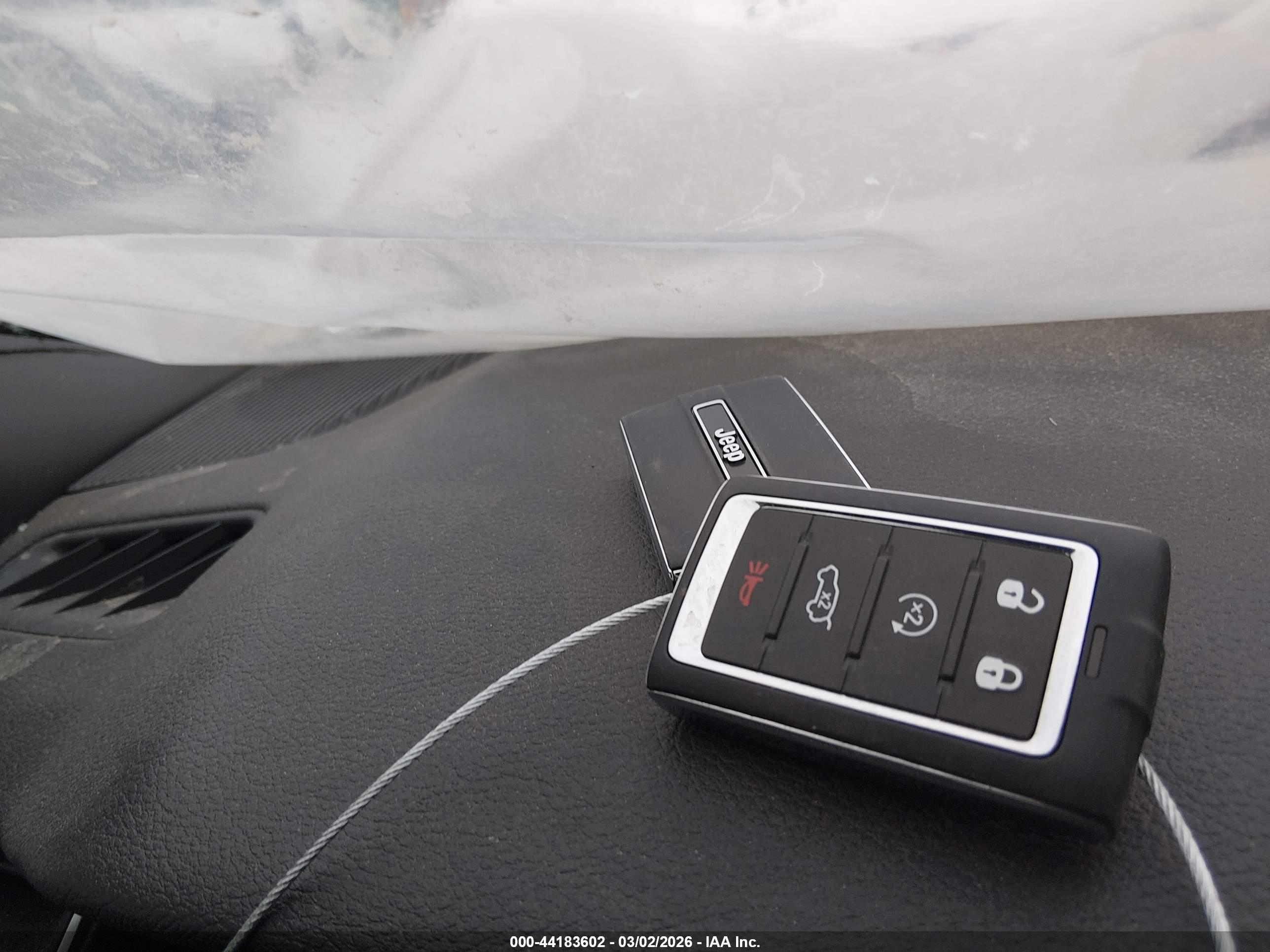 JEEP GRAND image 11