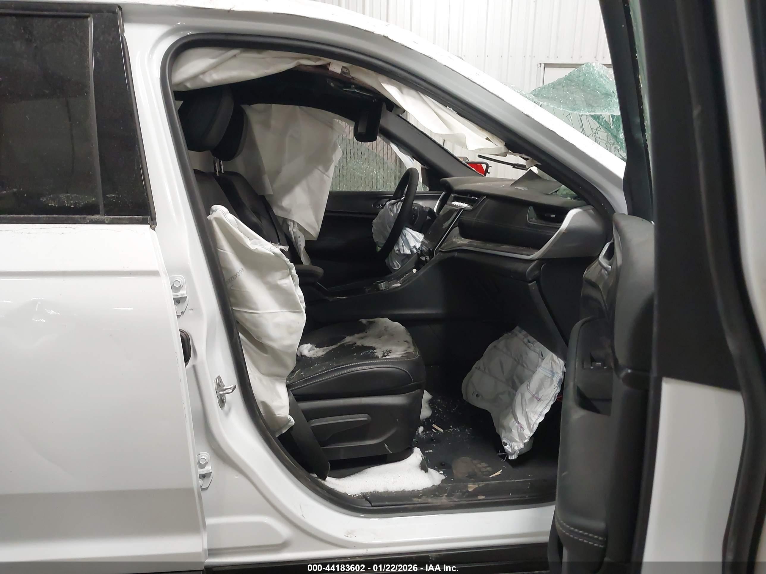 JEEP GRAND image 5