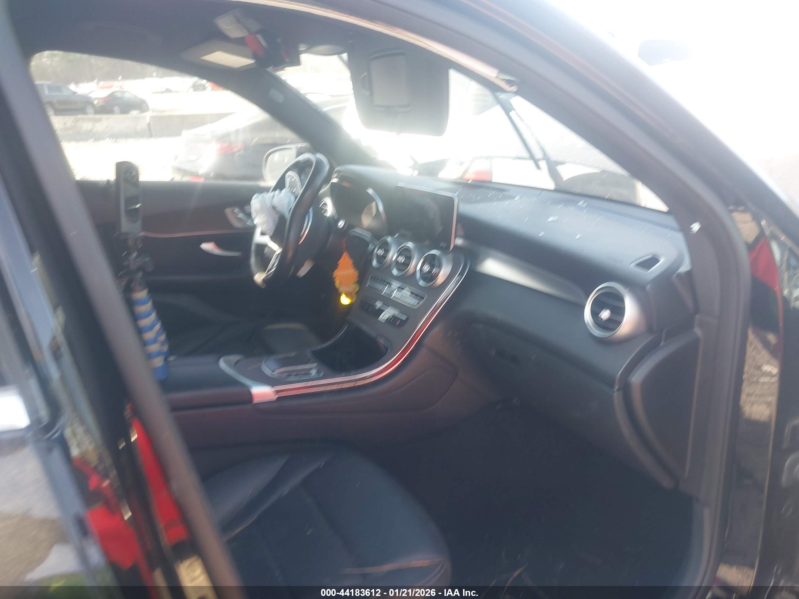 MERCEDES-BENZ GLC image 5