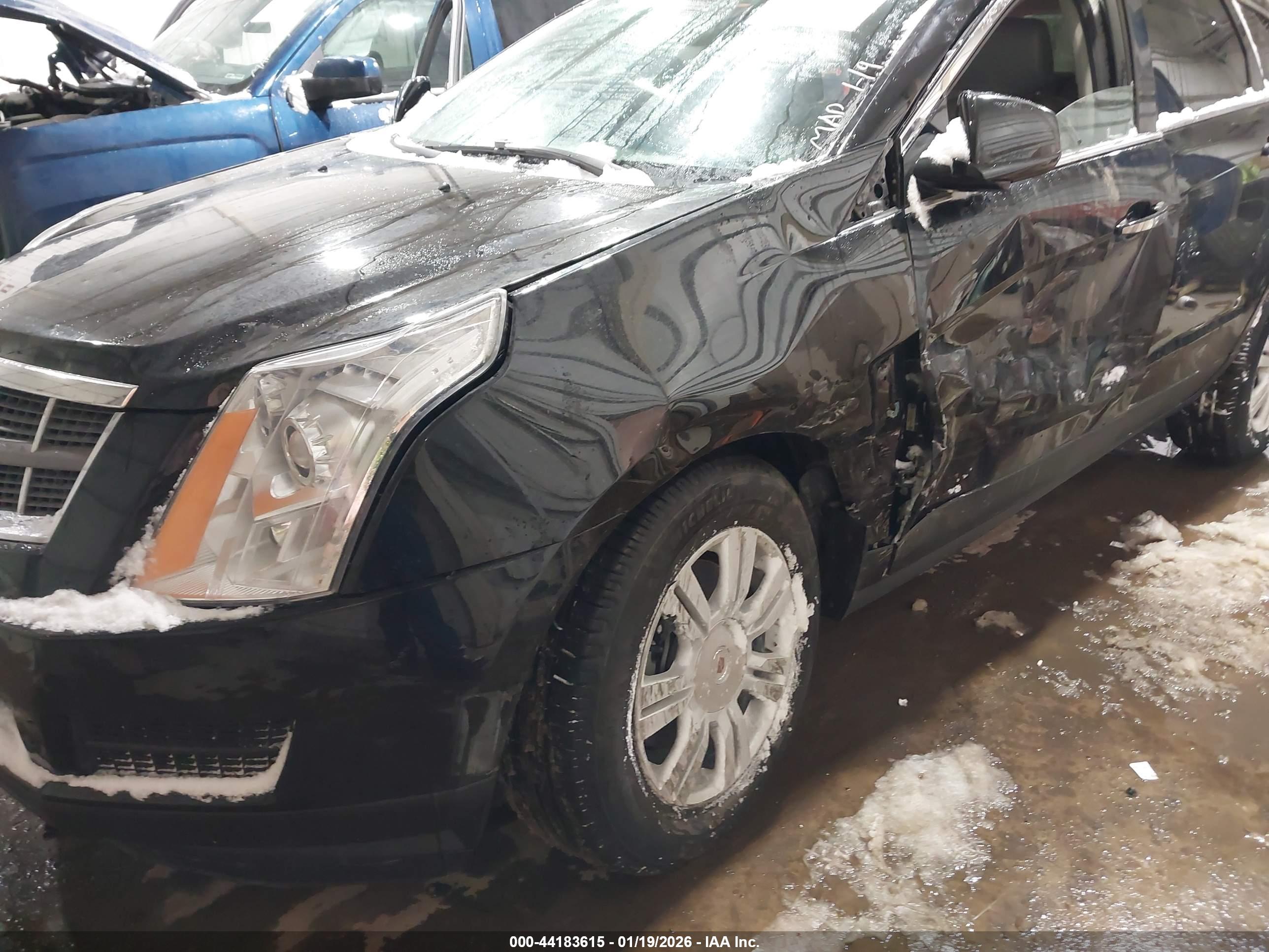CADILLAC SRX image 6