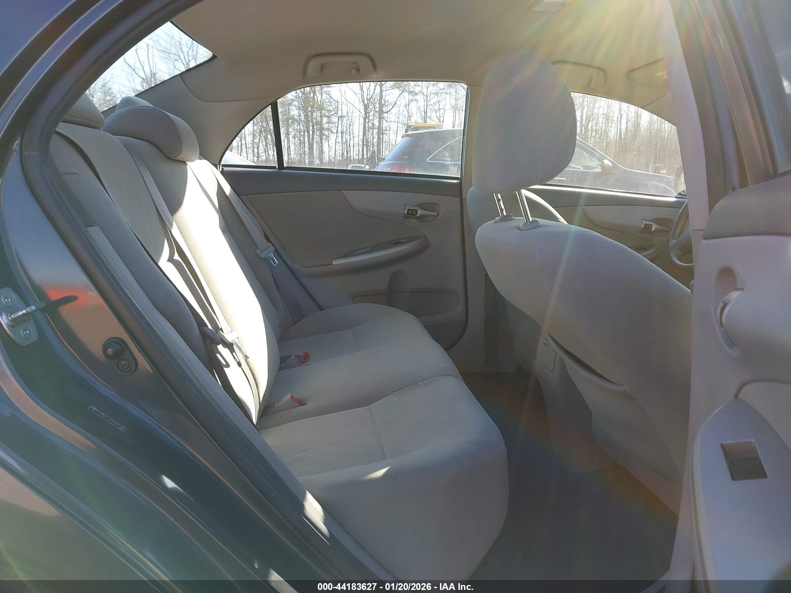 TOYOTA COROLLA image 8