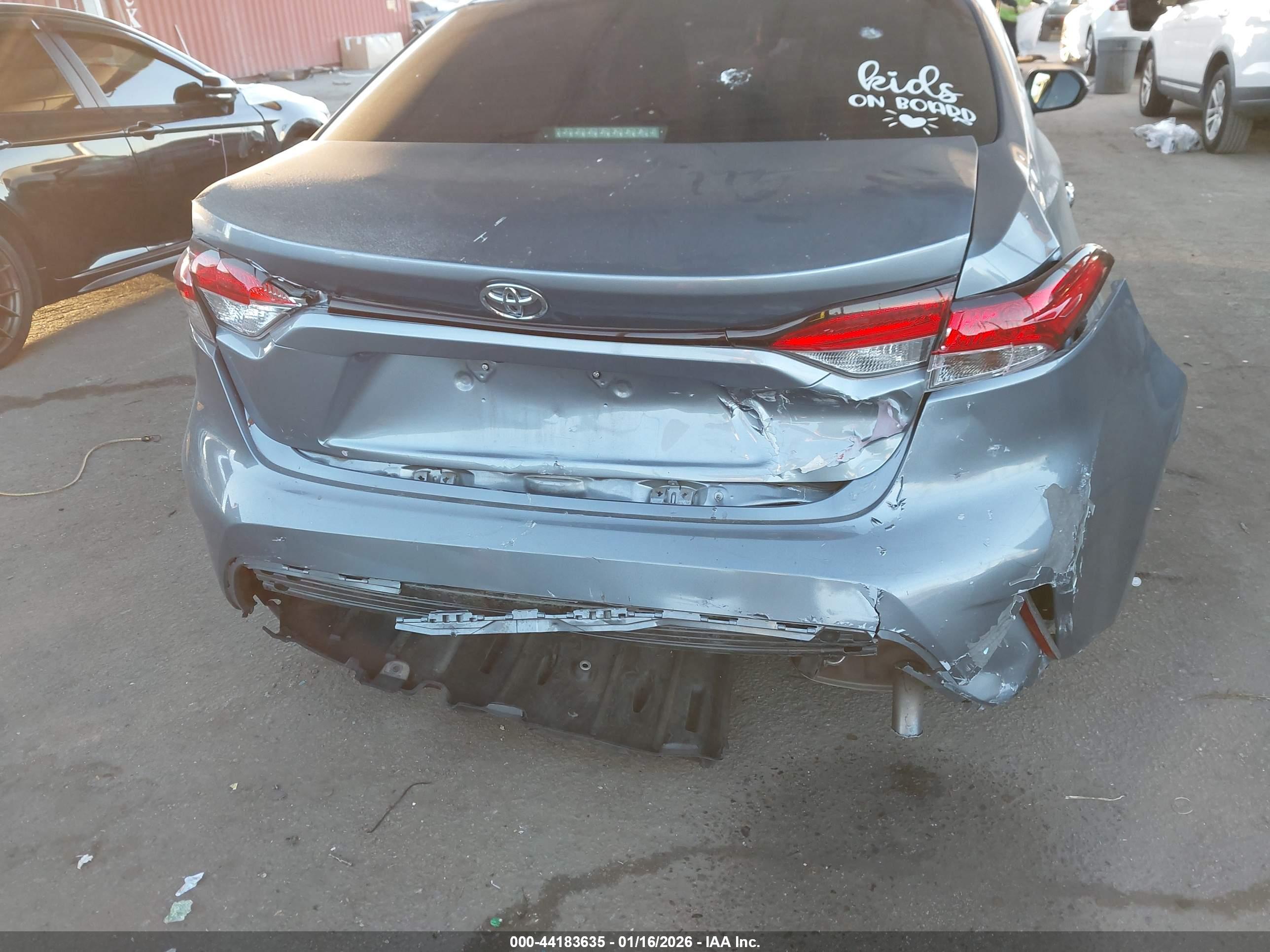 TOYOTA COROLLA image 6