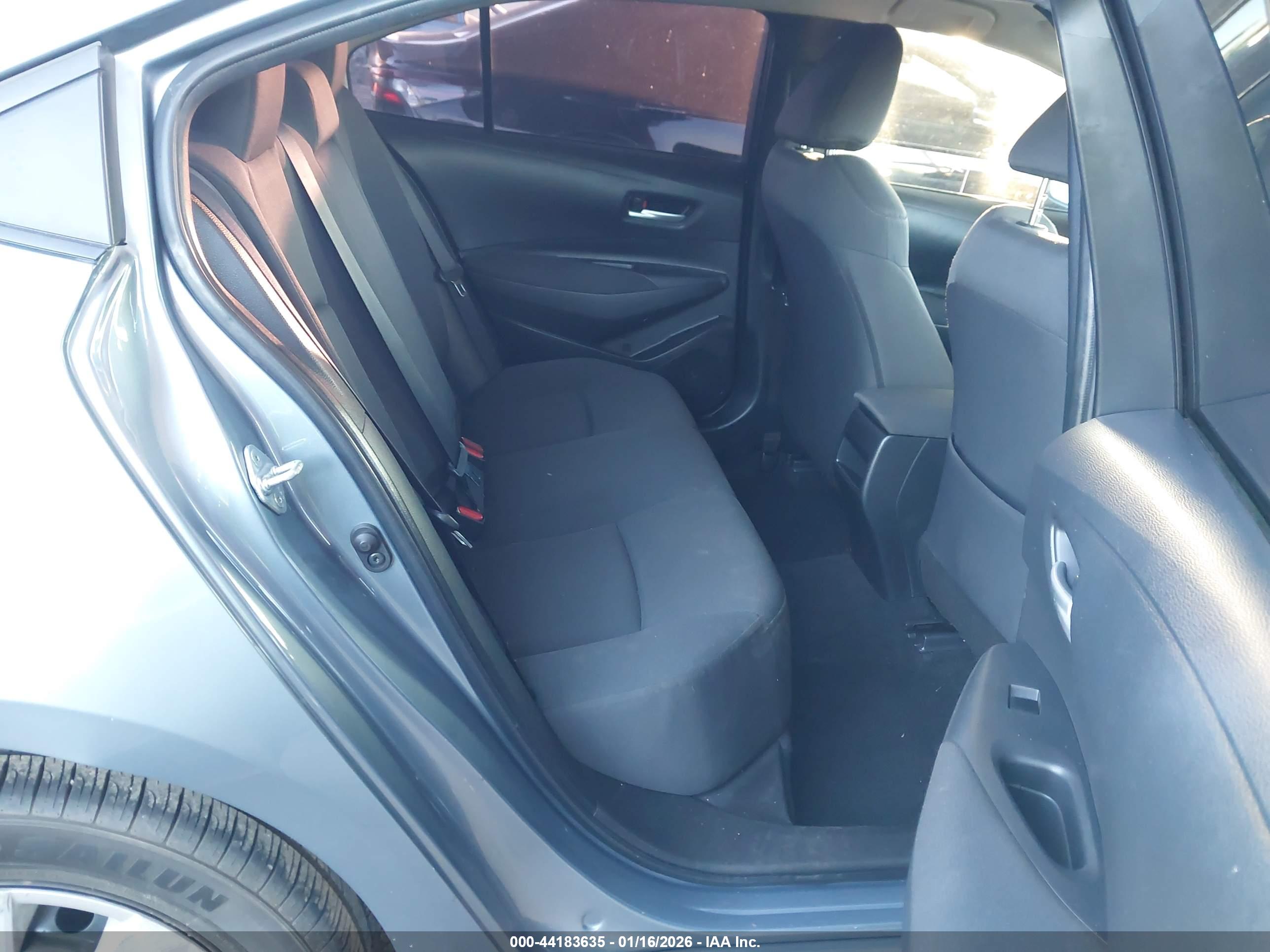 TOYOTA COROLLA image 8