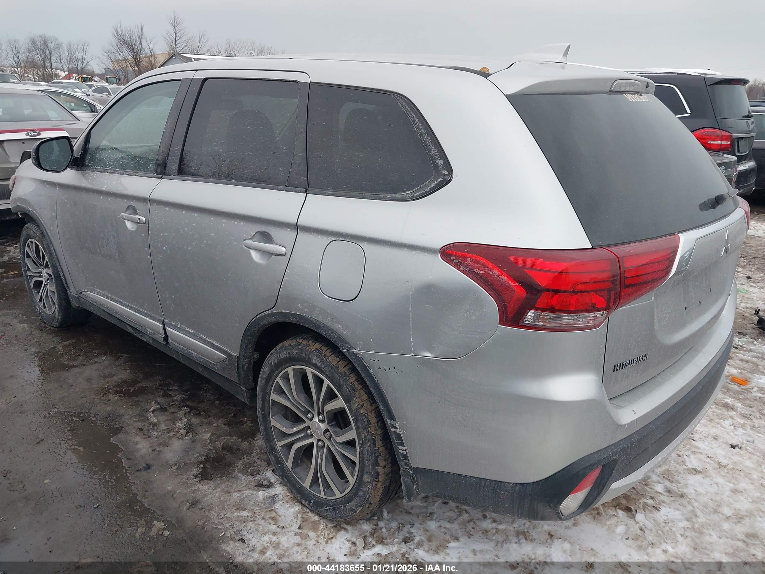 MITSUBISHI OUTLANDER image 3