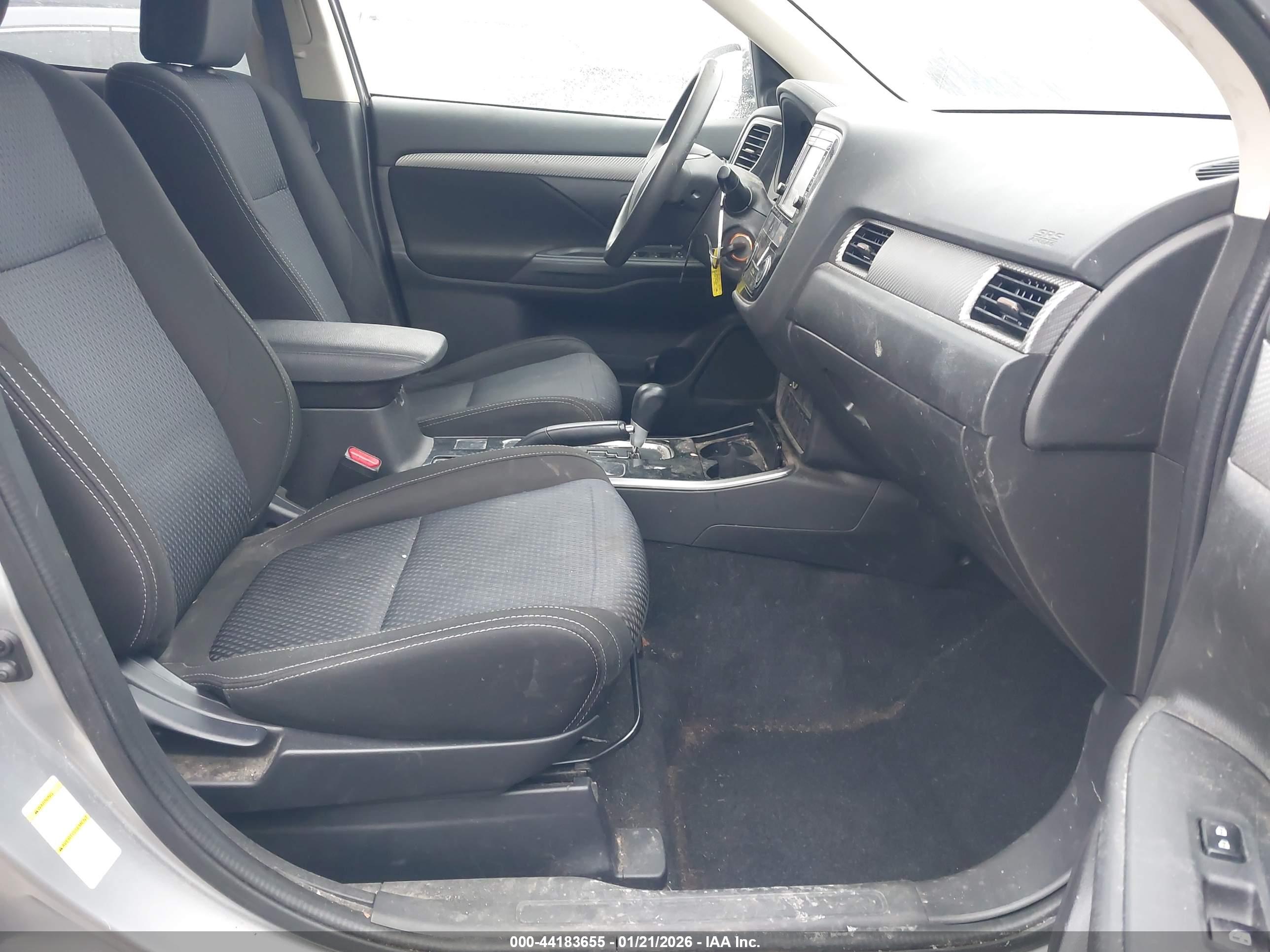 MITSUBISHI OUTLANDER image 5