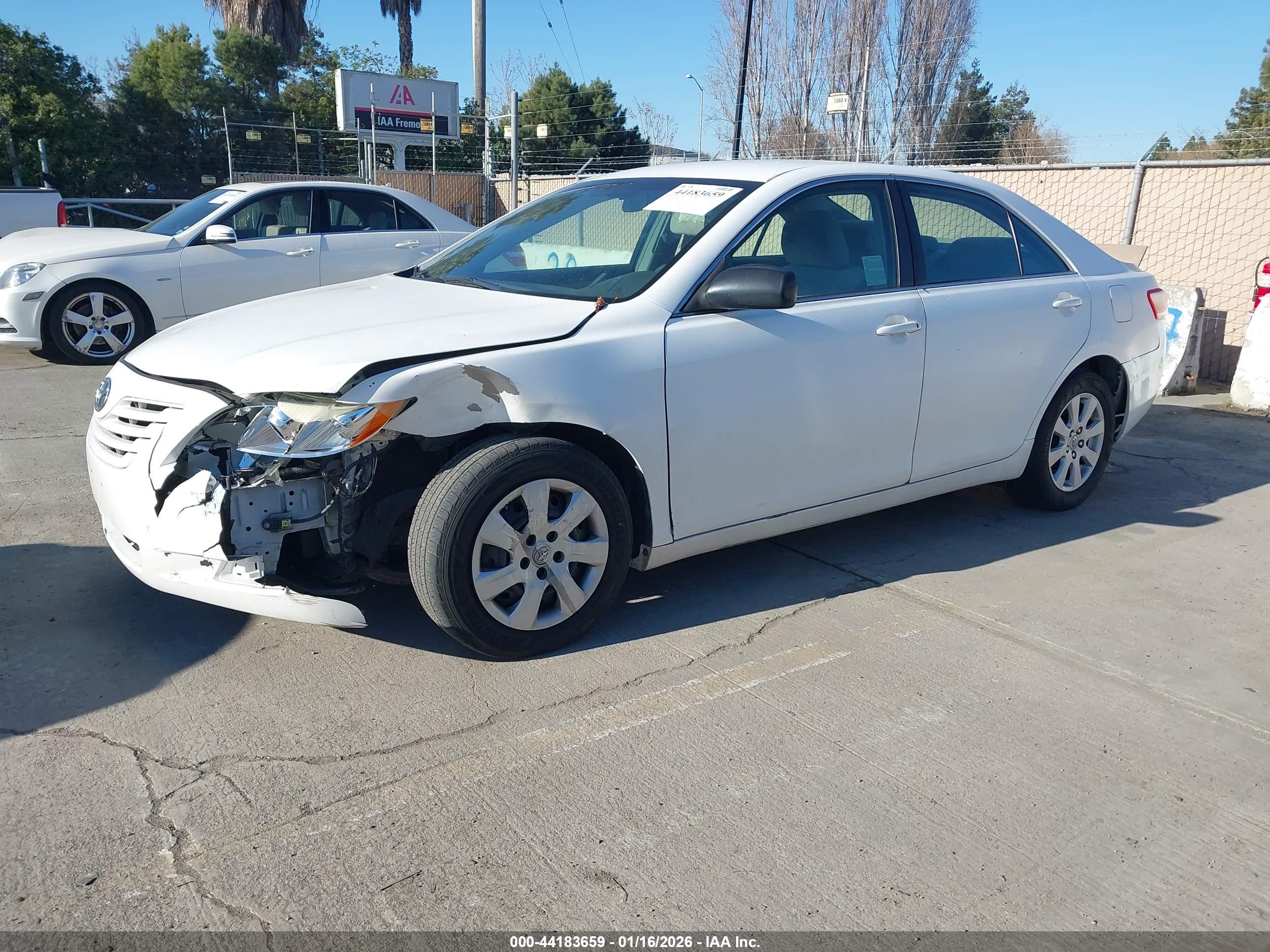 TOYOTA CAMRY image 2