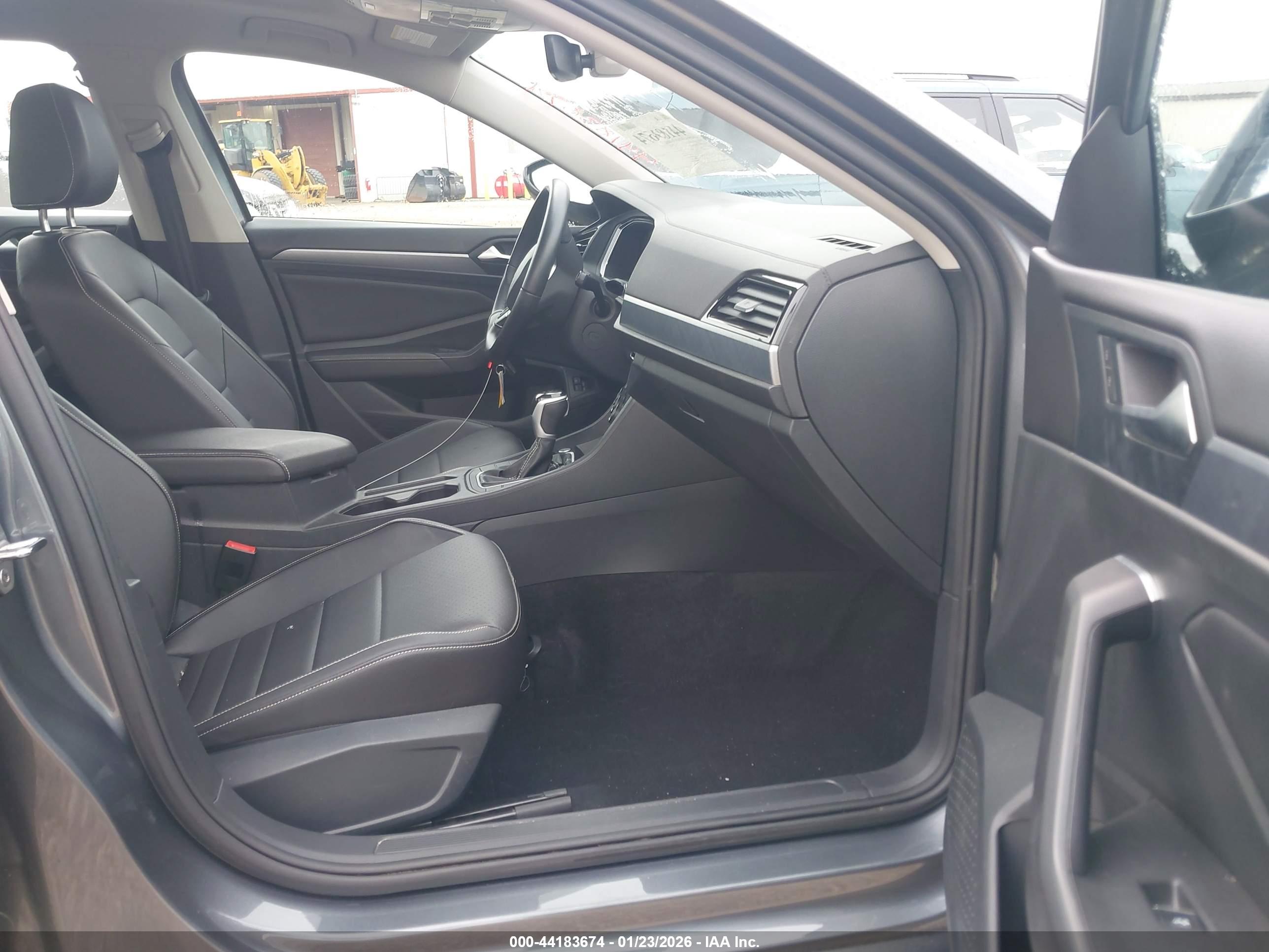 VOLKSWAGEN JETTA image 5