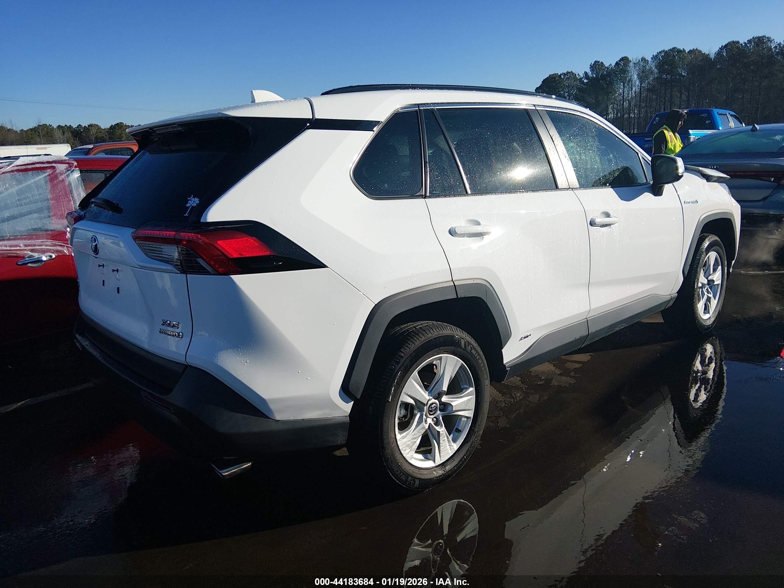 TOYOTA RAV4 image 4