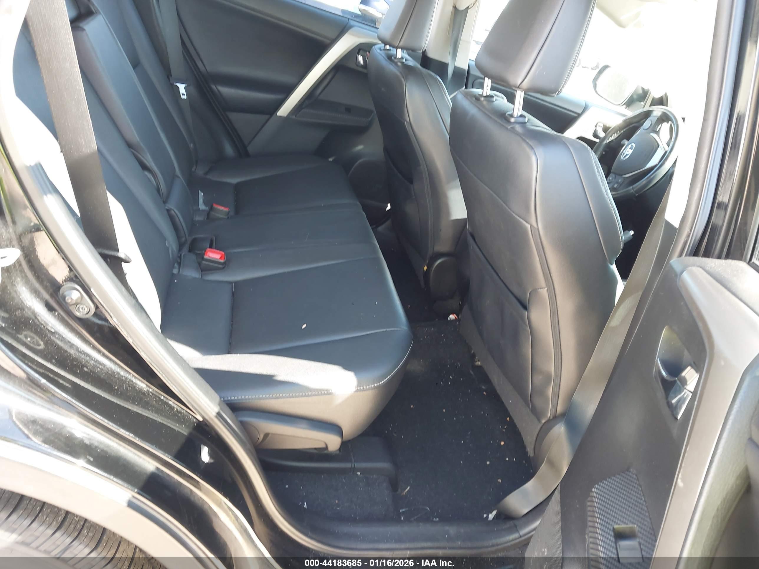 TOYOTA RAV4 image 8
