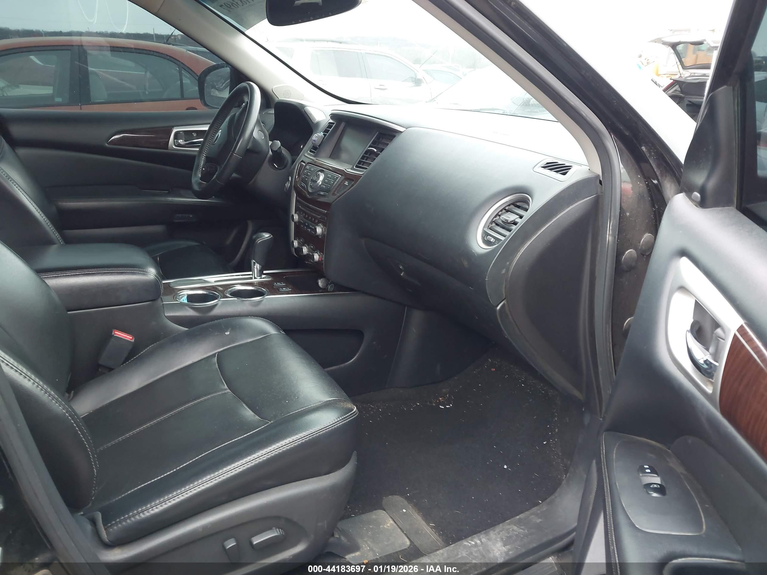 NISSAN PATHFINDER image 5