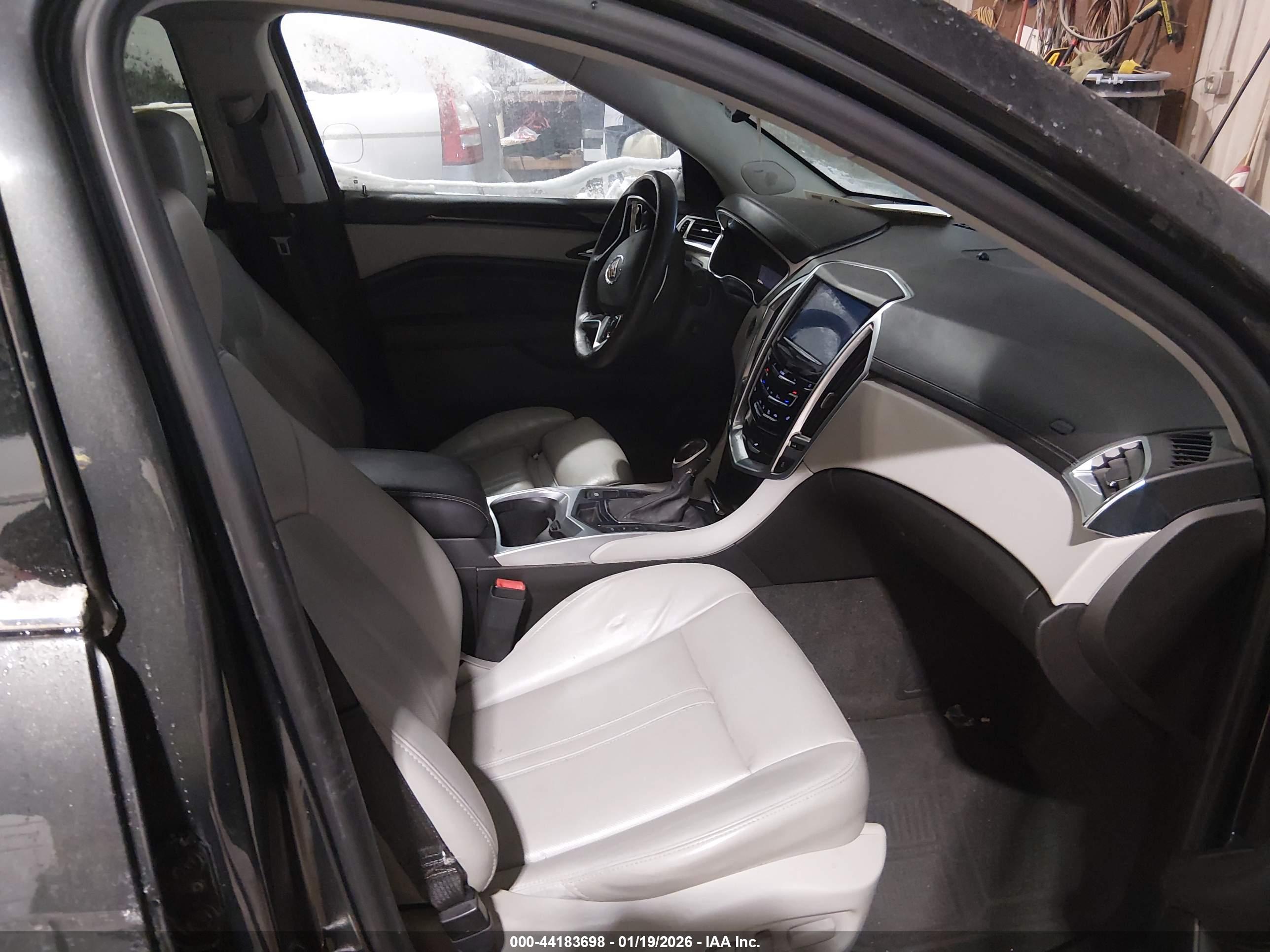 CADILLAC SRX image 5