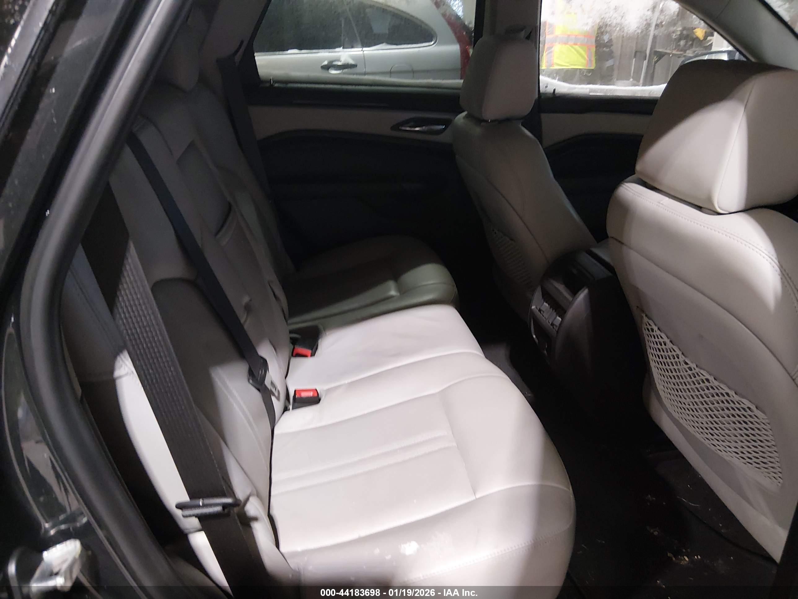 CADILLAC SRX image 8