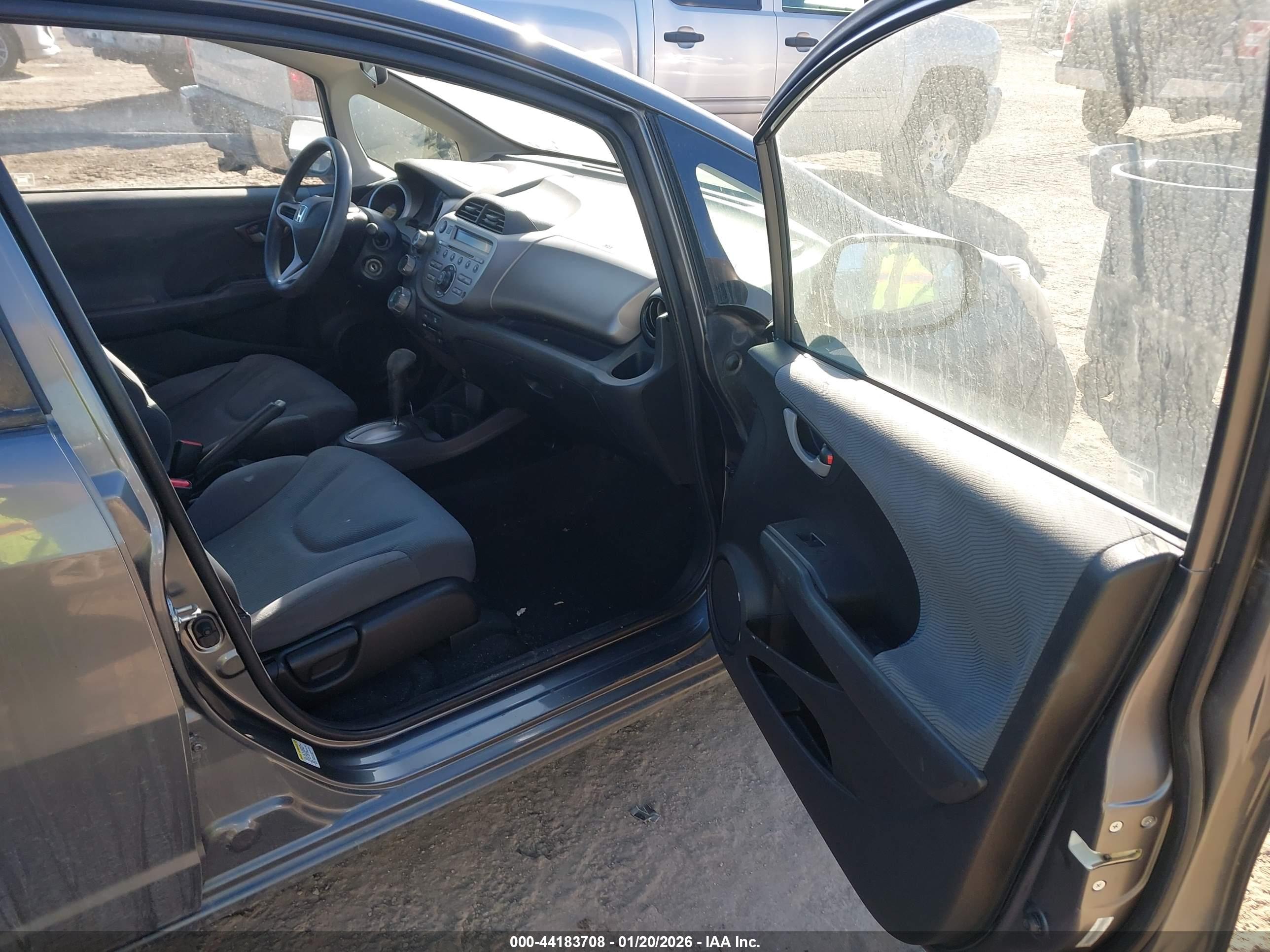 HONDA FIT image 5