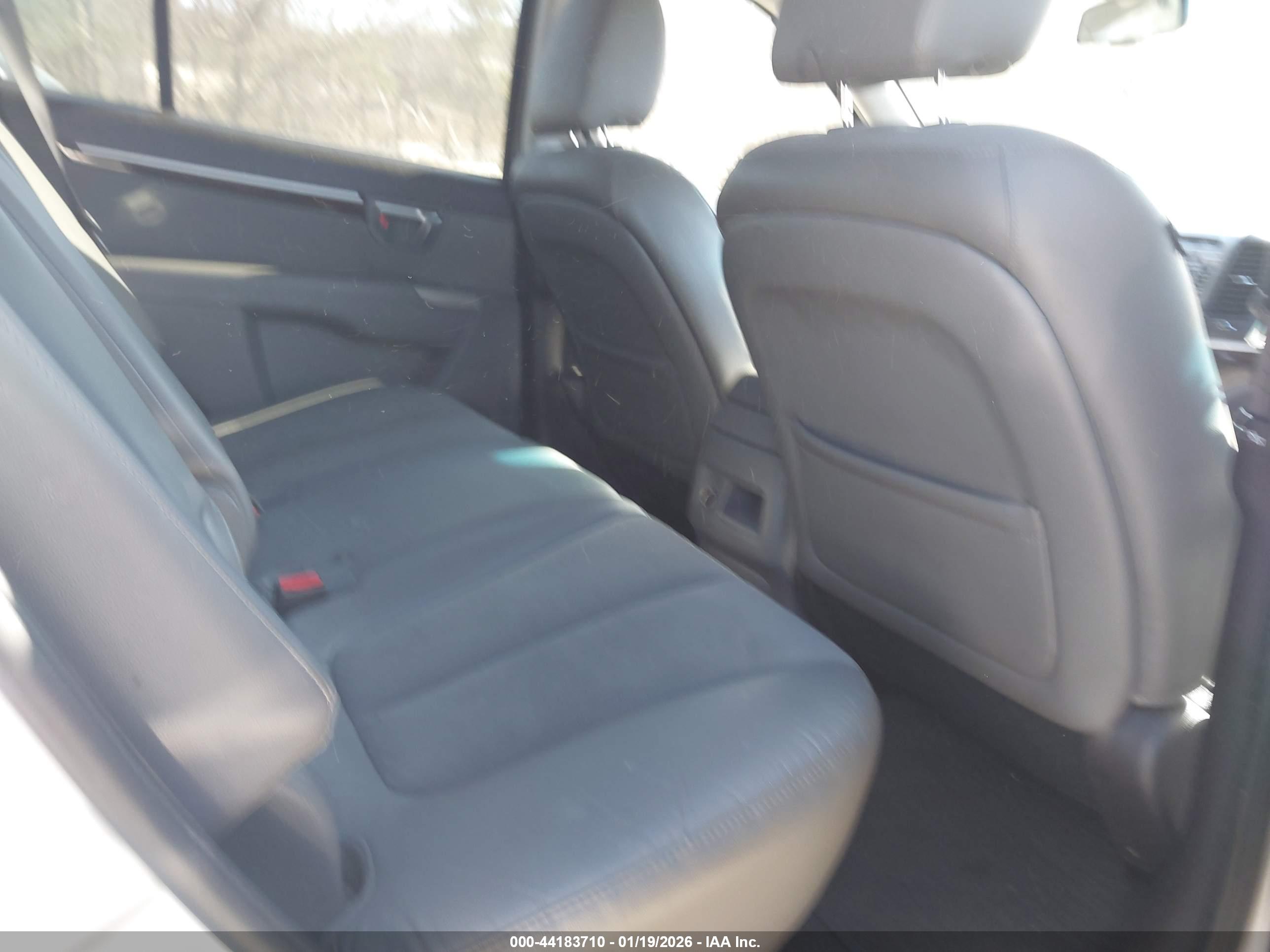 HYUNDAI SANTA image 8