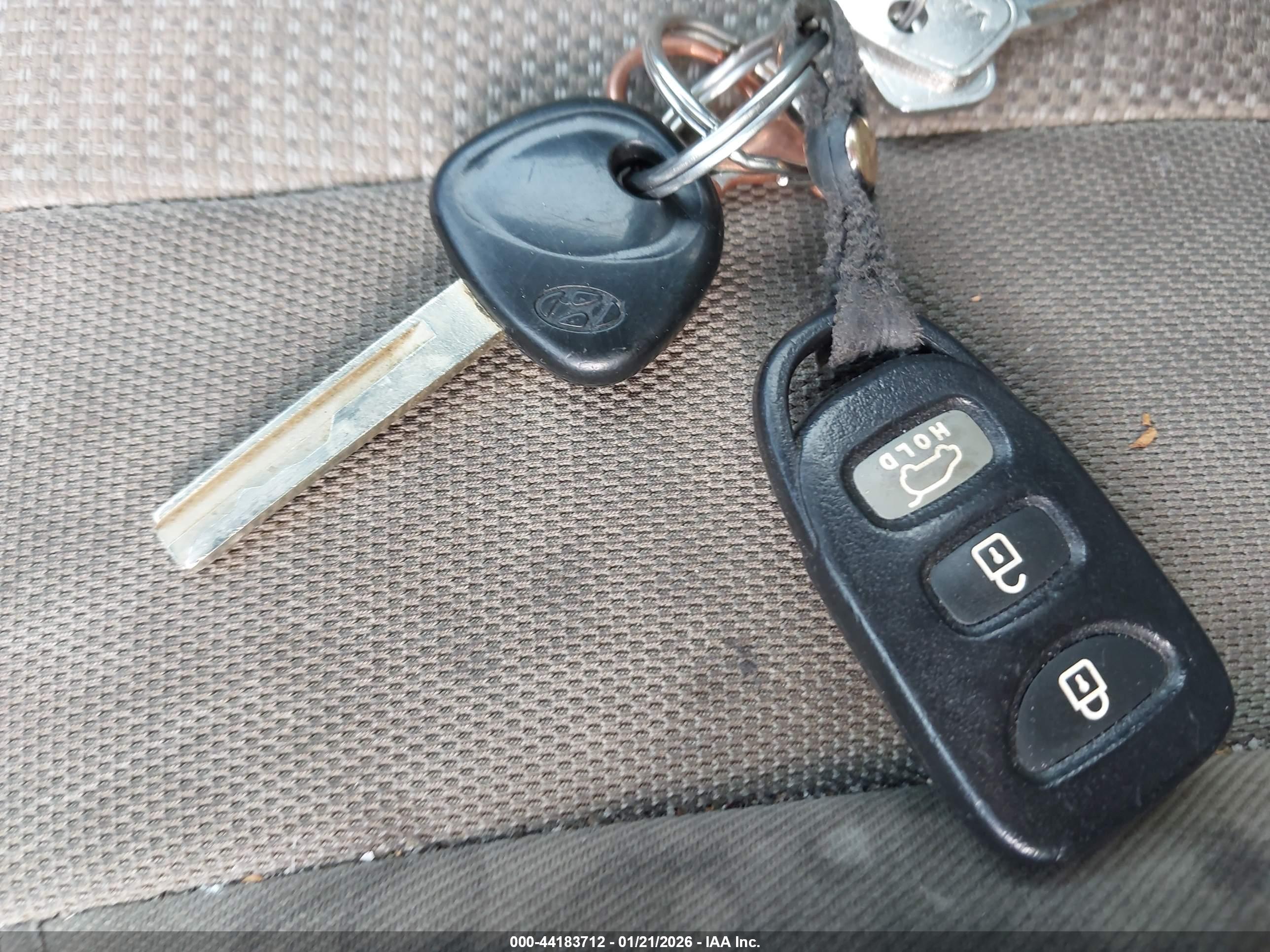 HYUNDAI ELANTRA image 11