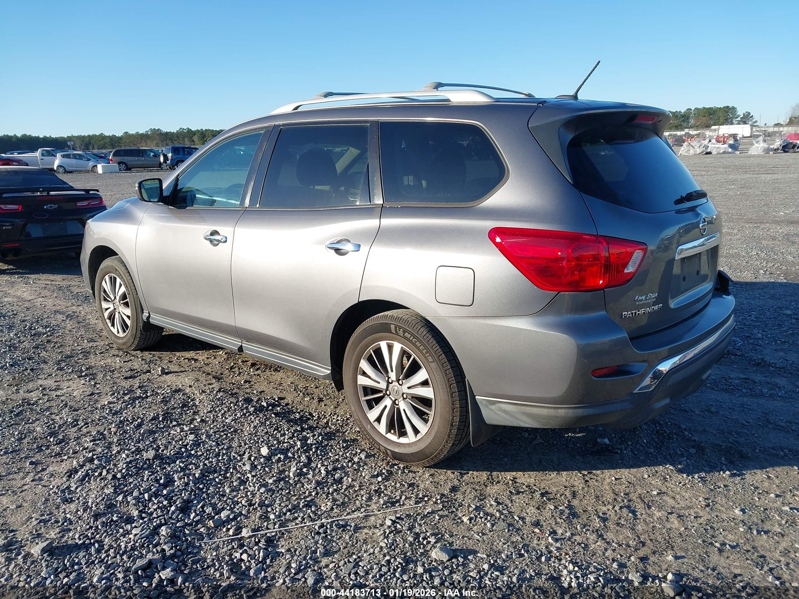 NISSAN PATHFINDER image 3