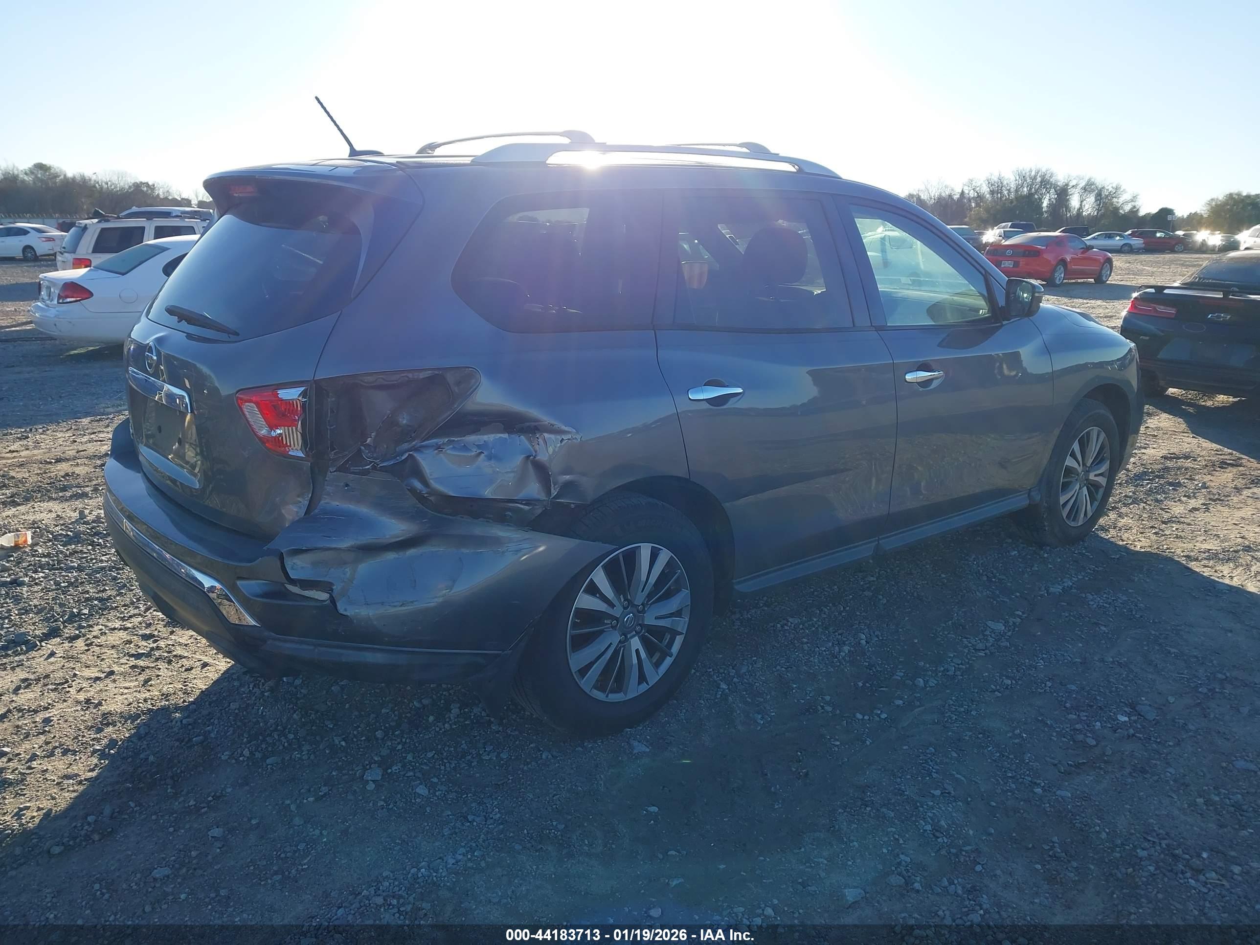 NISSAN PATHFINDER image 4