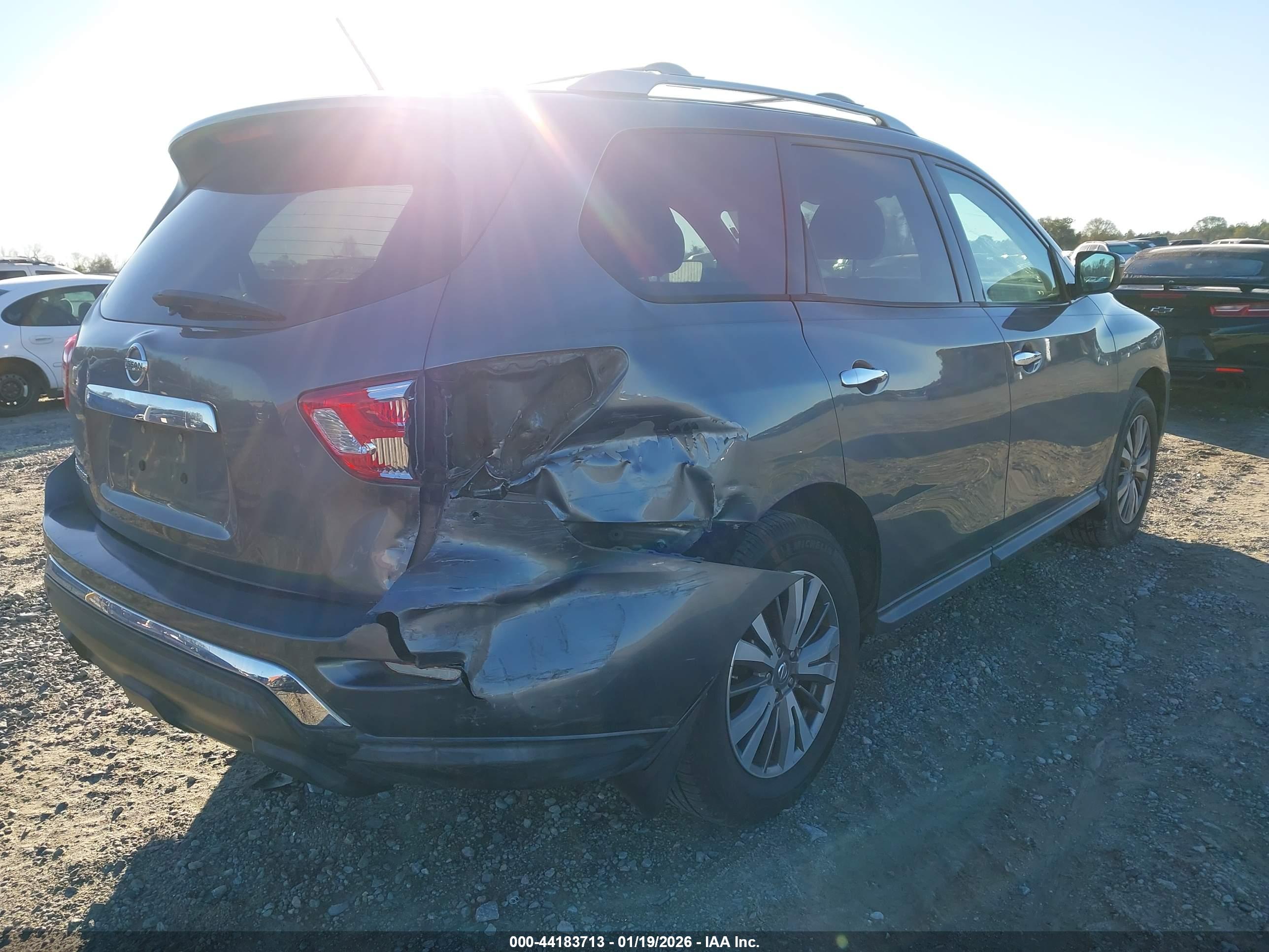 NISSAN PATHFINDER image 6