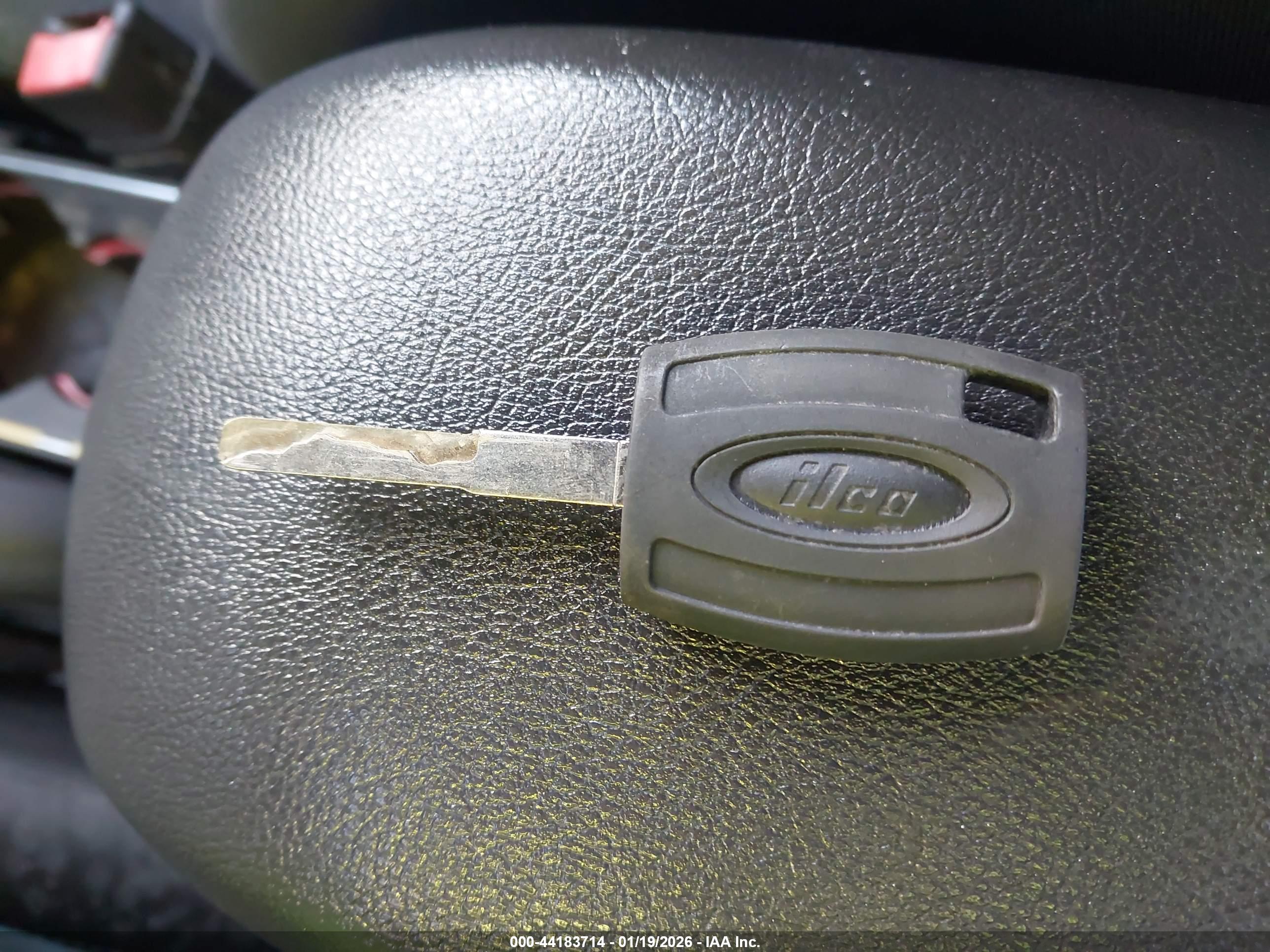 FORD FIESTA image 11