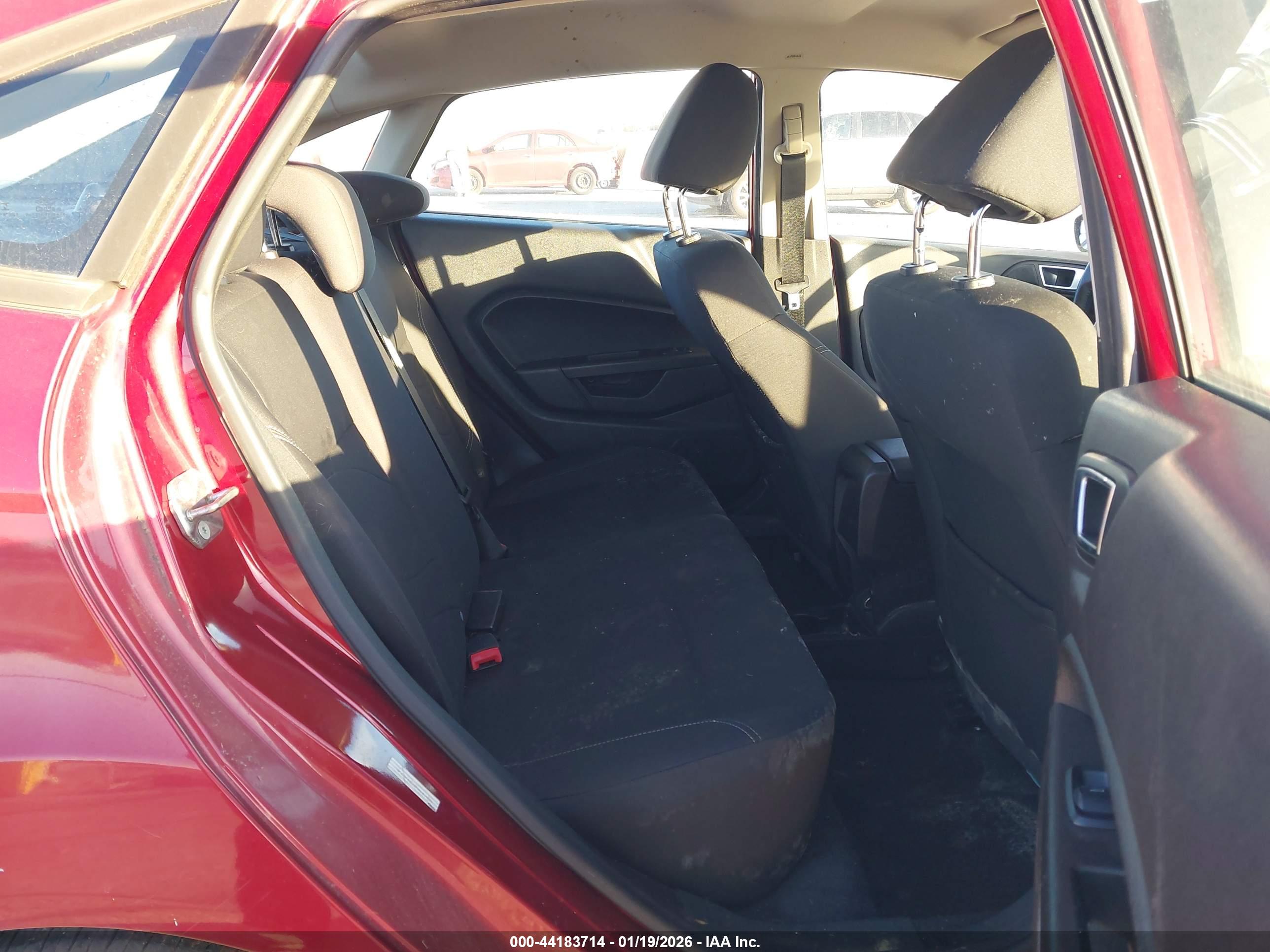 FORD FIESTA image 8