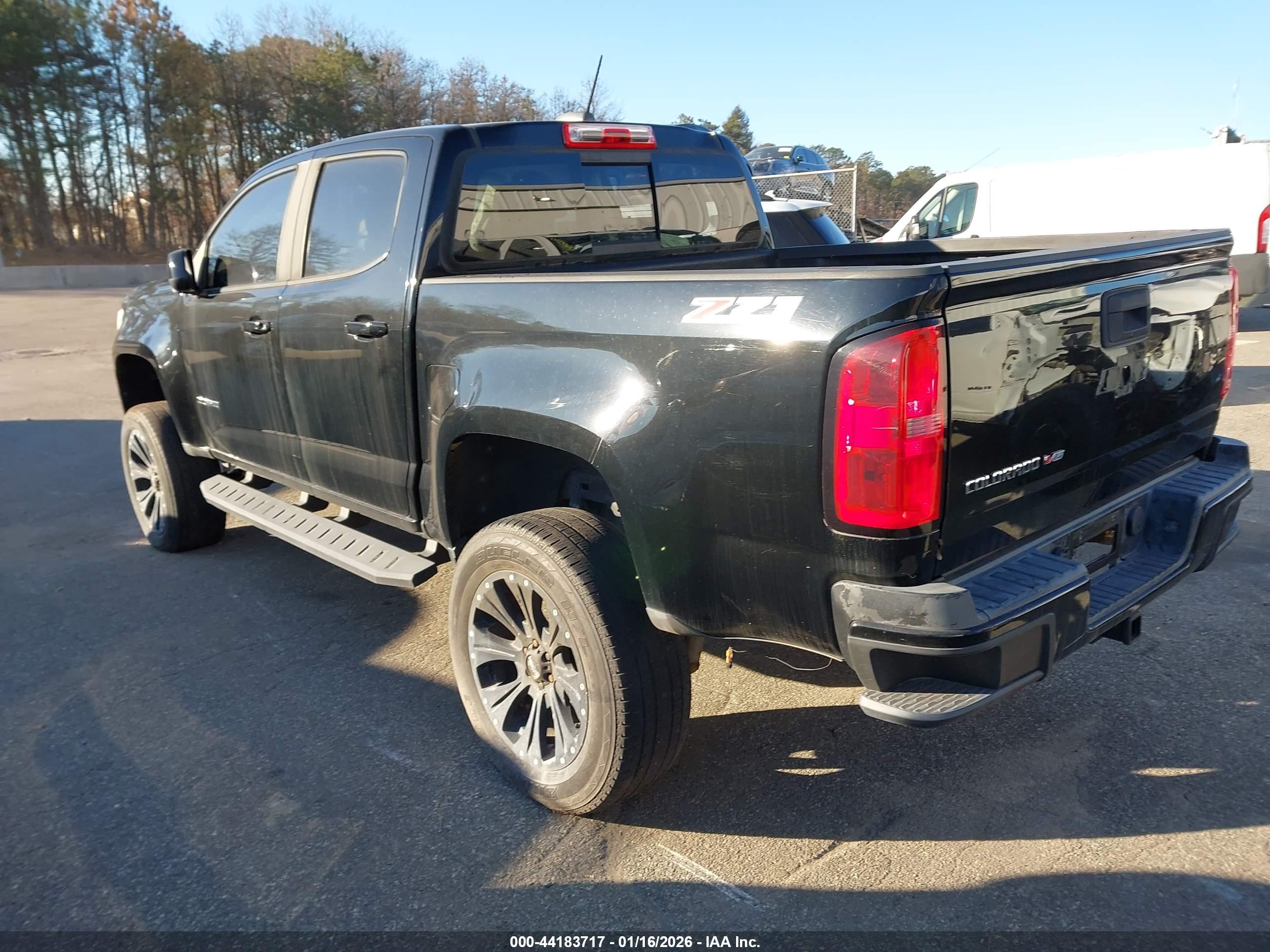CHEVROLET COLORADO image 3