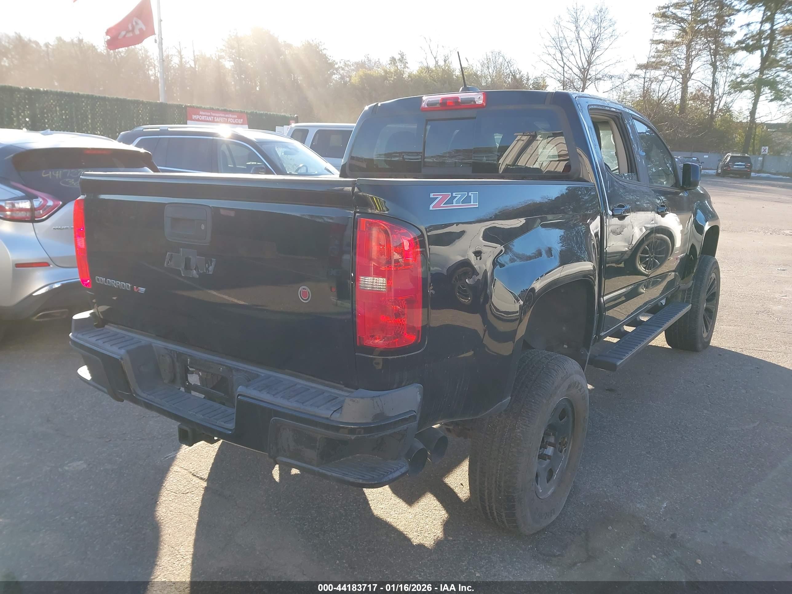 CHEVROLET COLORADO image 4