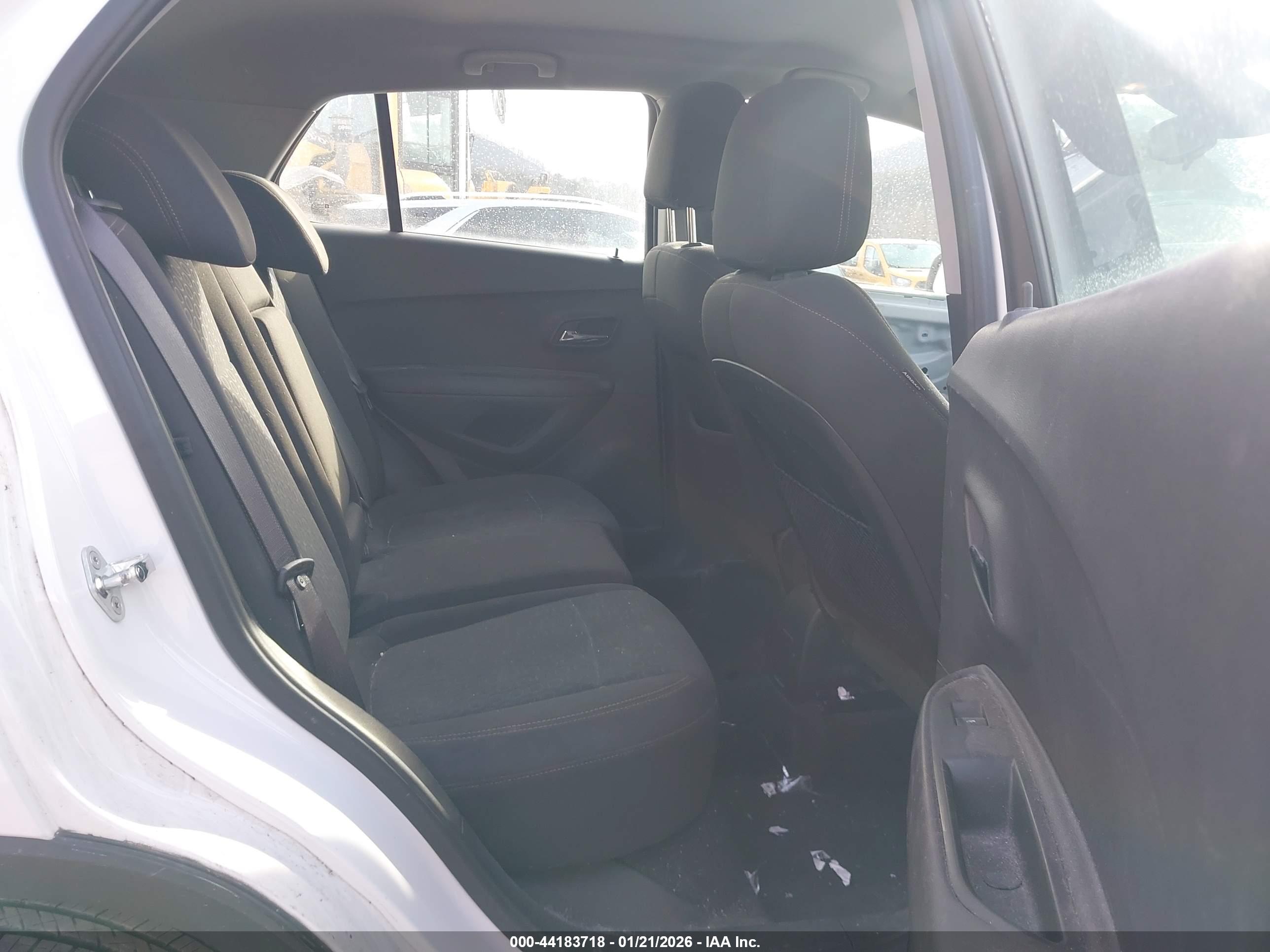 CHEVROLET TRAX image 8