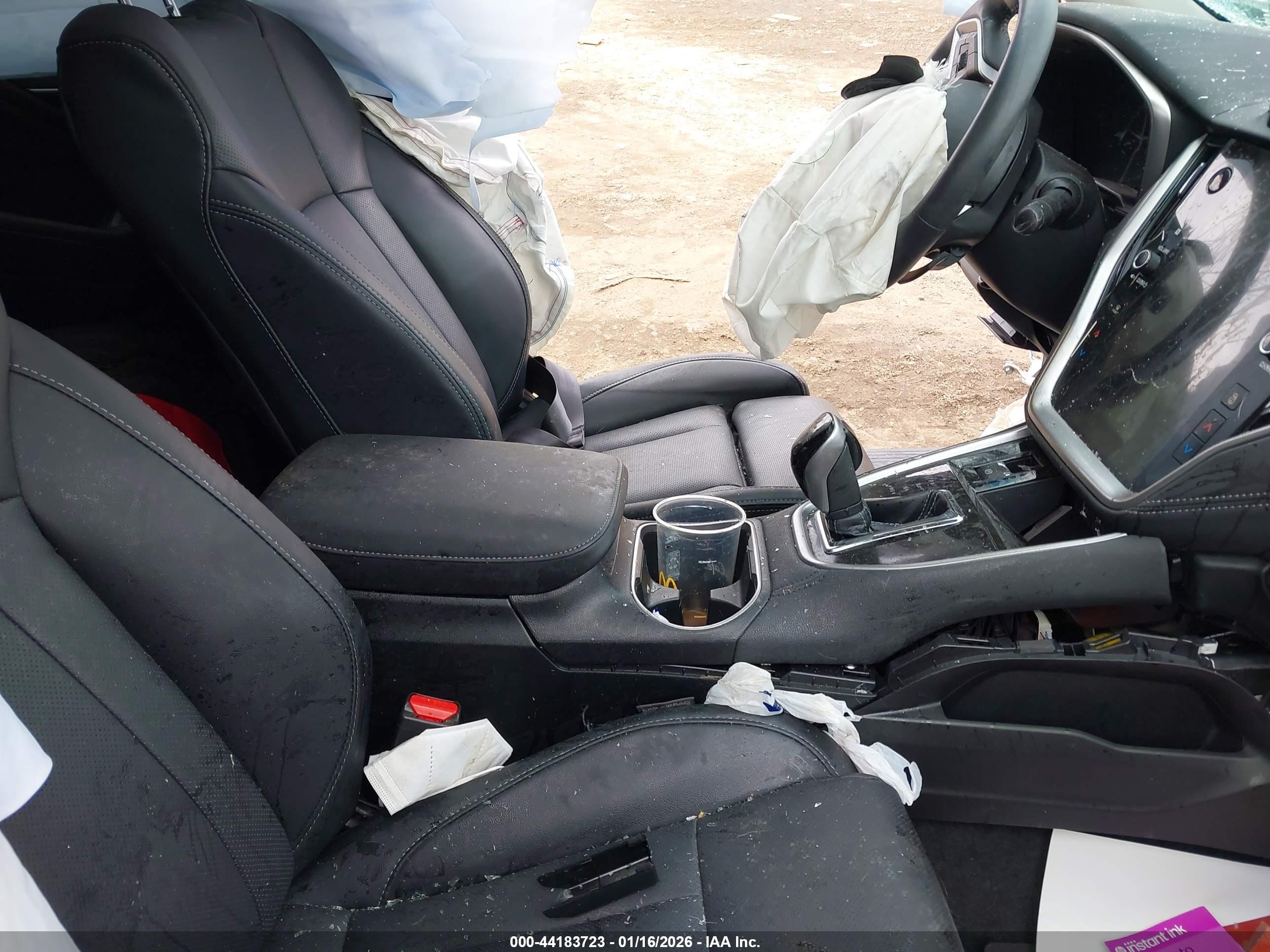 SUBARU OUTBACK image 5