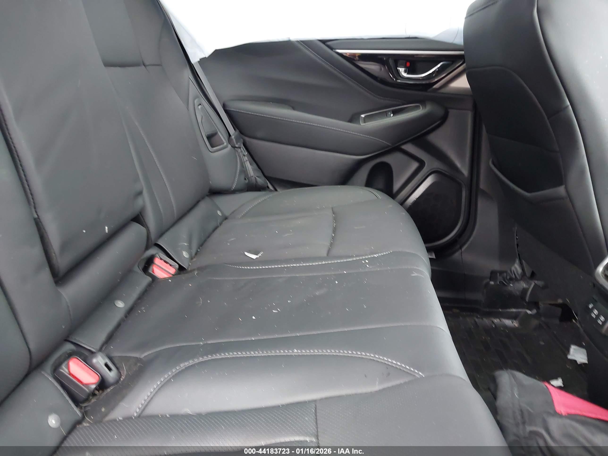 SUBARU OUTBACK image 8