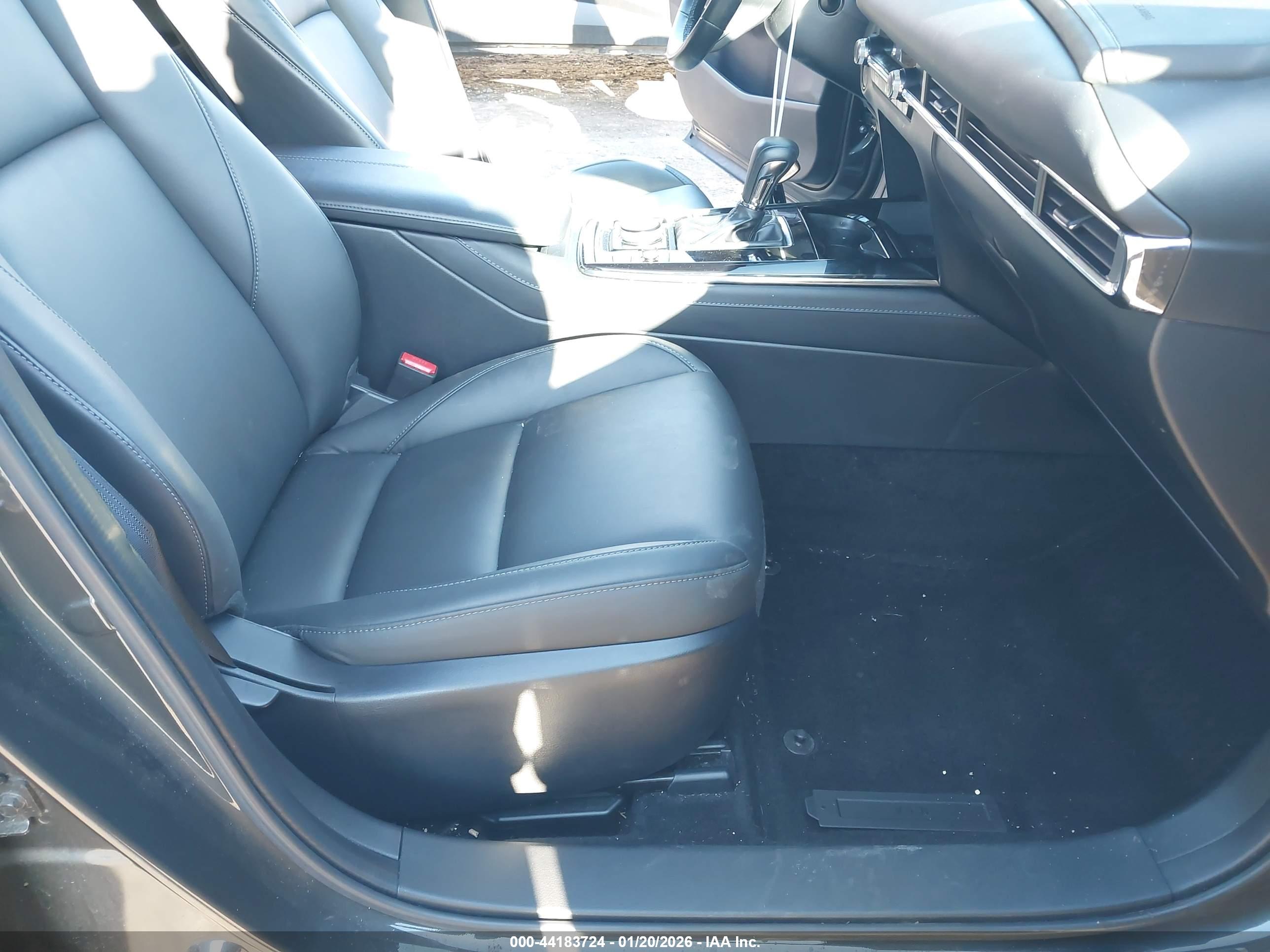 MAZDA CX-30 image 5