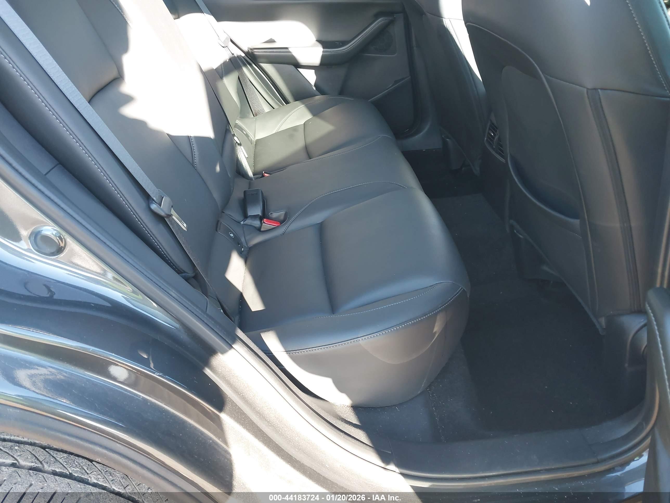 MAZDA CX-30 image 8