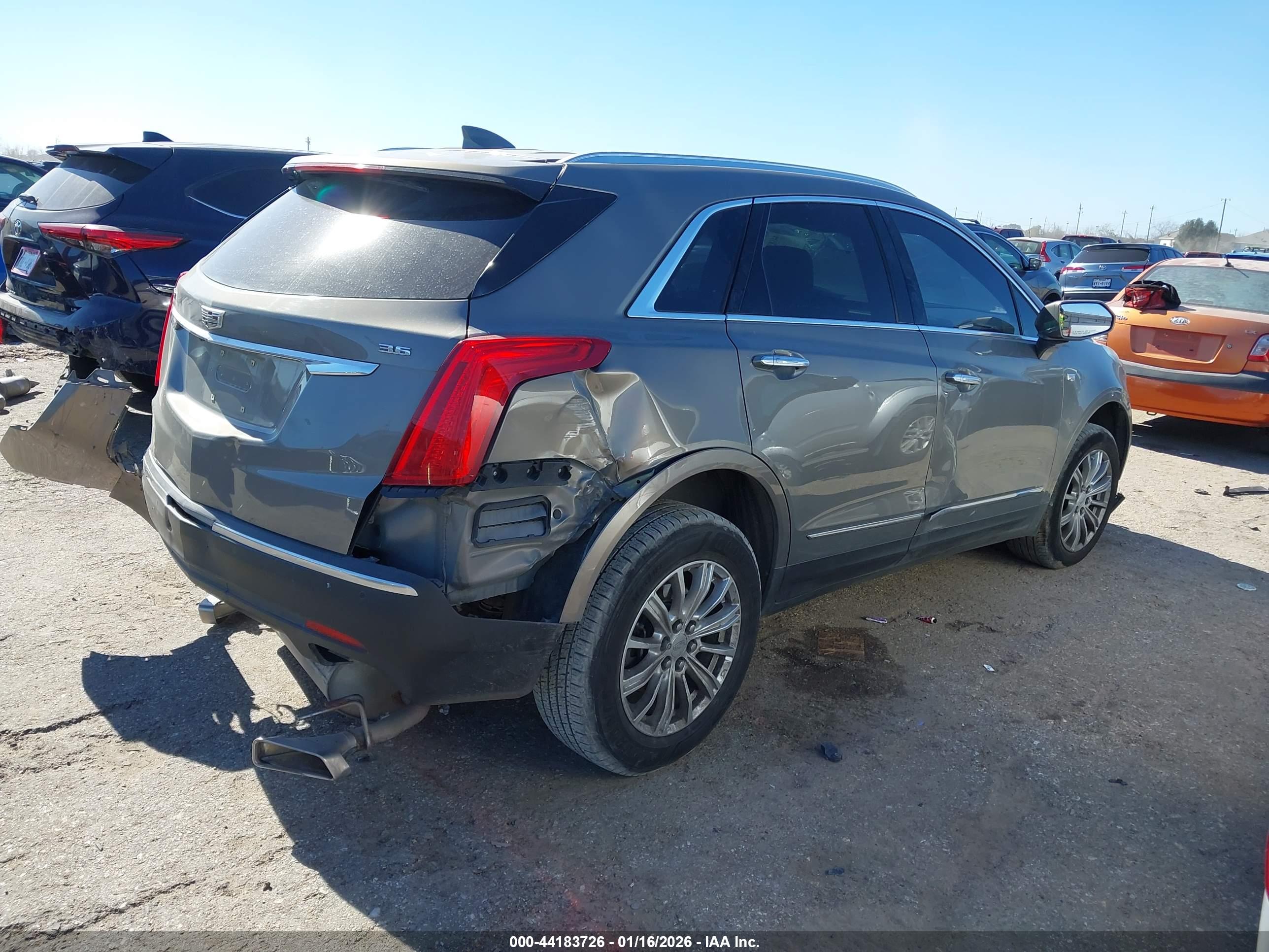 CADILLAC XT5 image 4