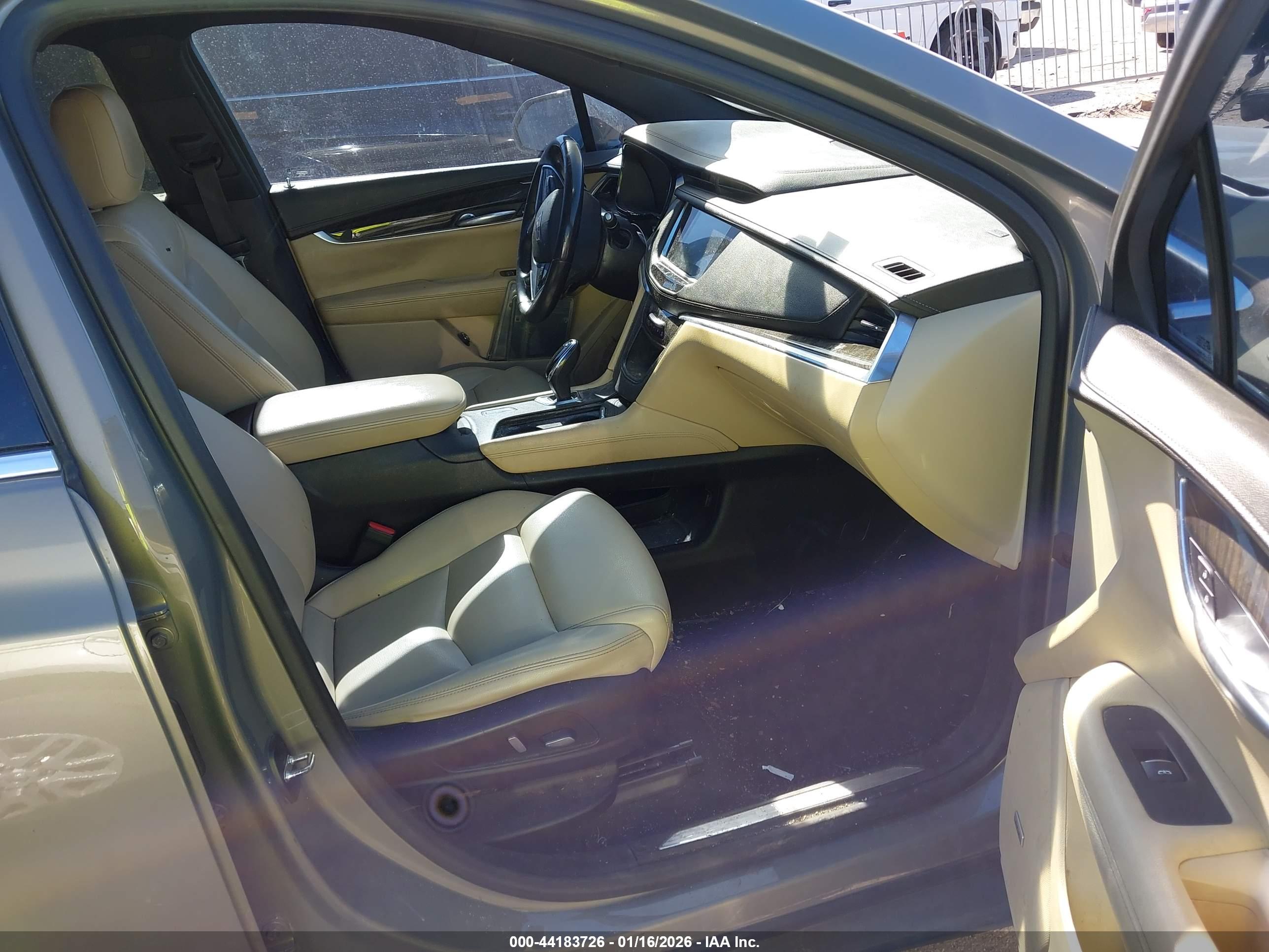 CADILLAC XT5 image 5