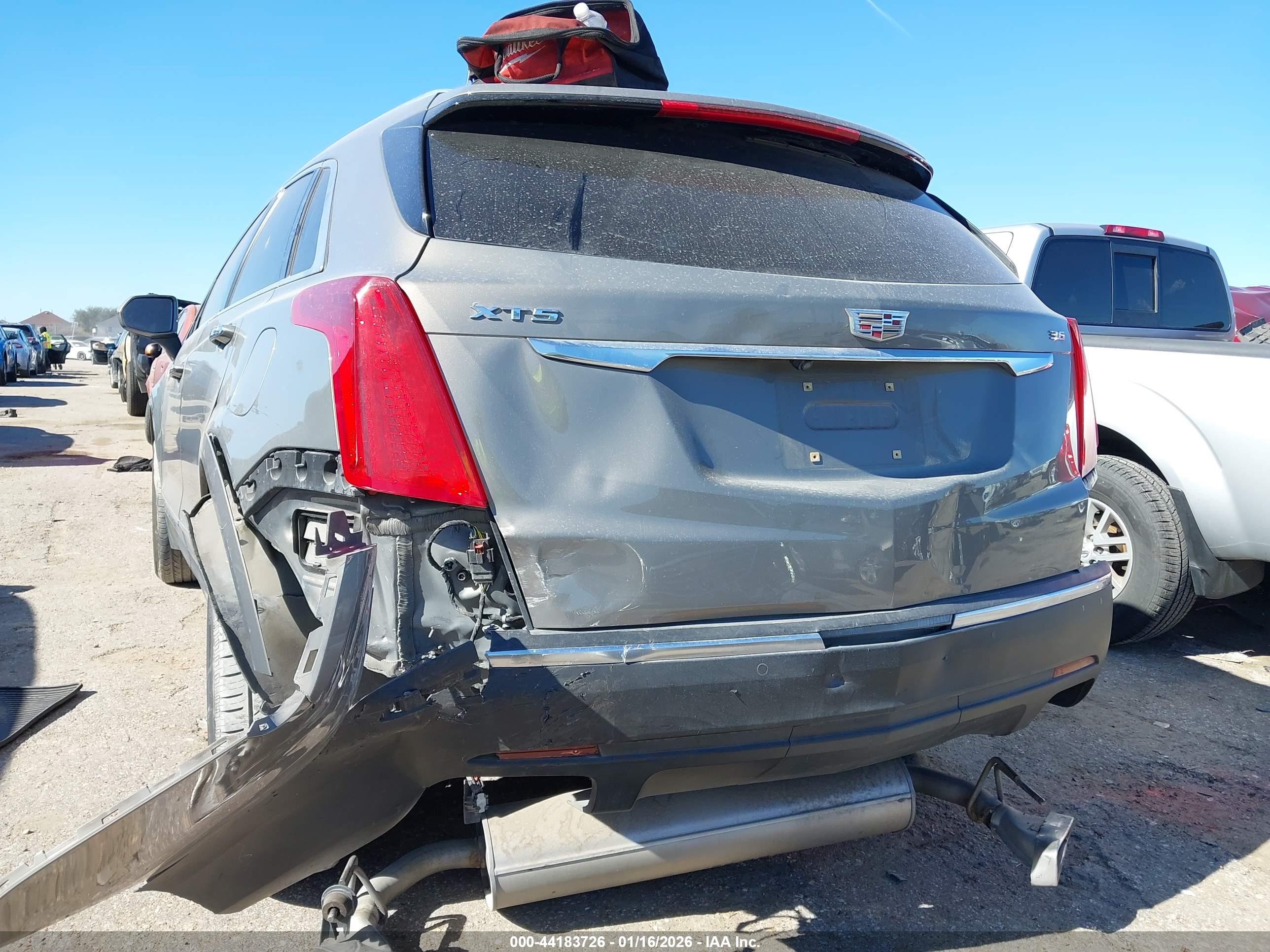 CADILLAC XT5 image 6
