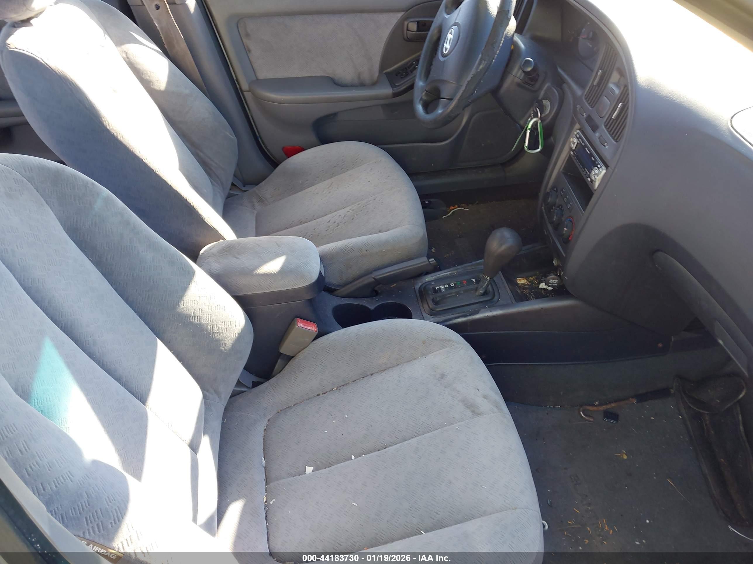 HYUNDAI ELANTRA image 5