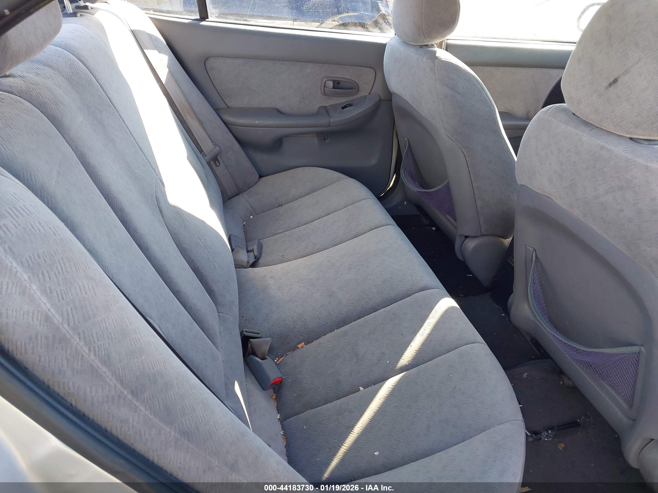 HYUNDAI ELANTRA image 8