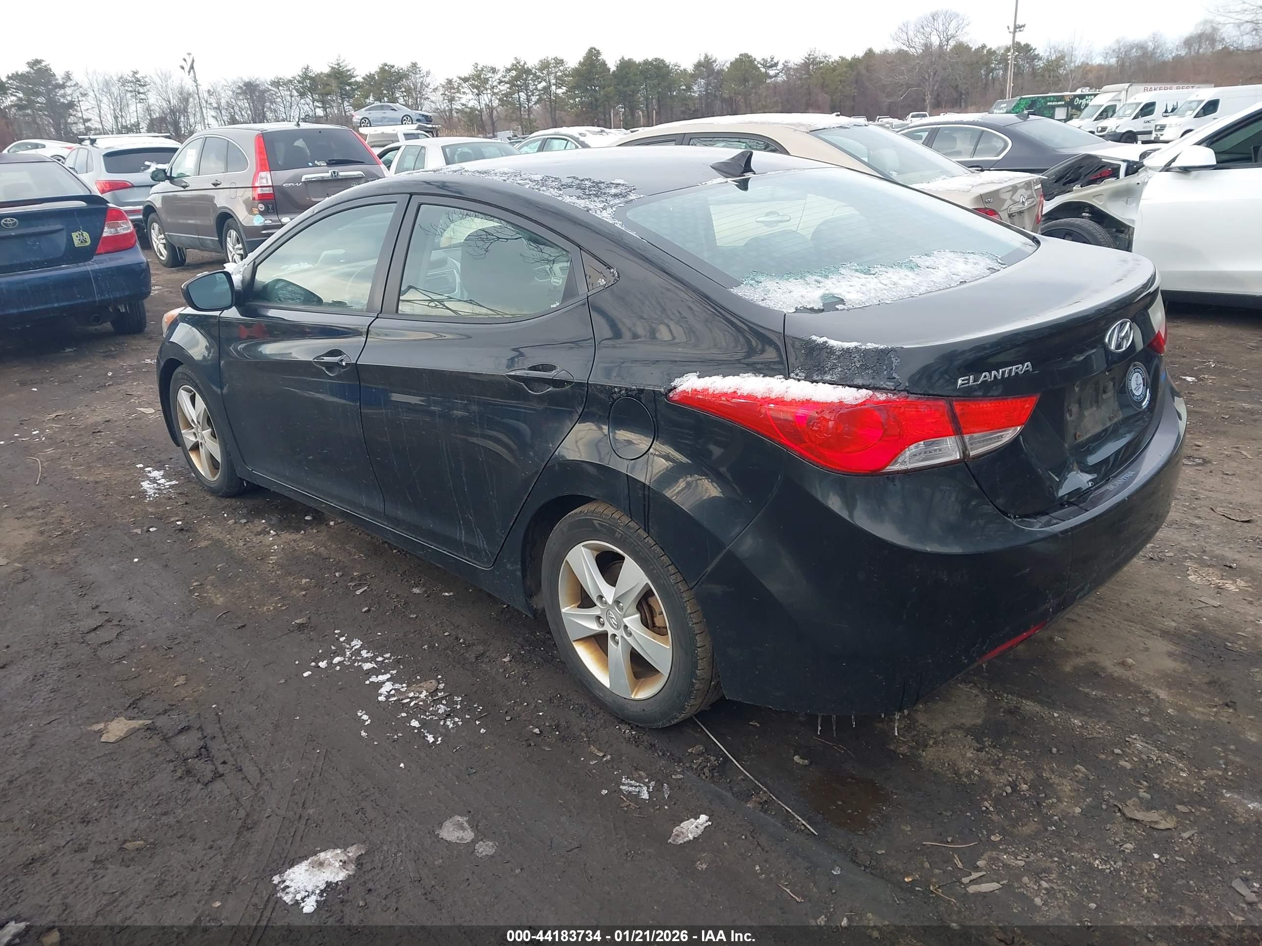 HYUNDAI ELANTRA image 3