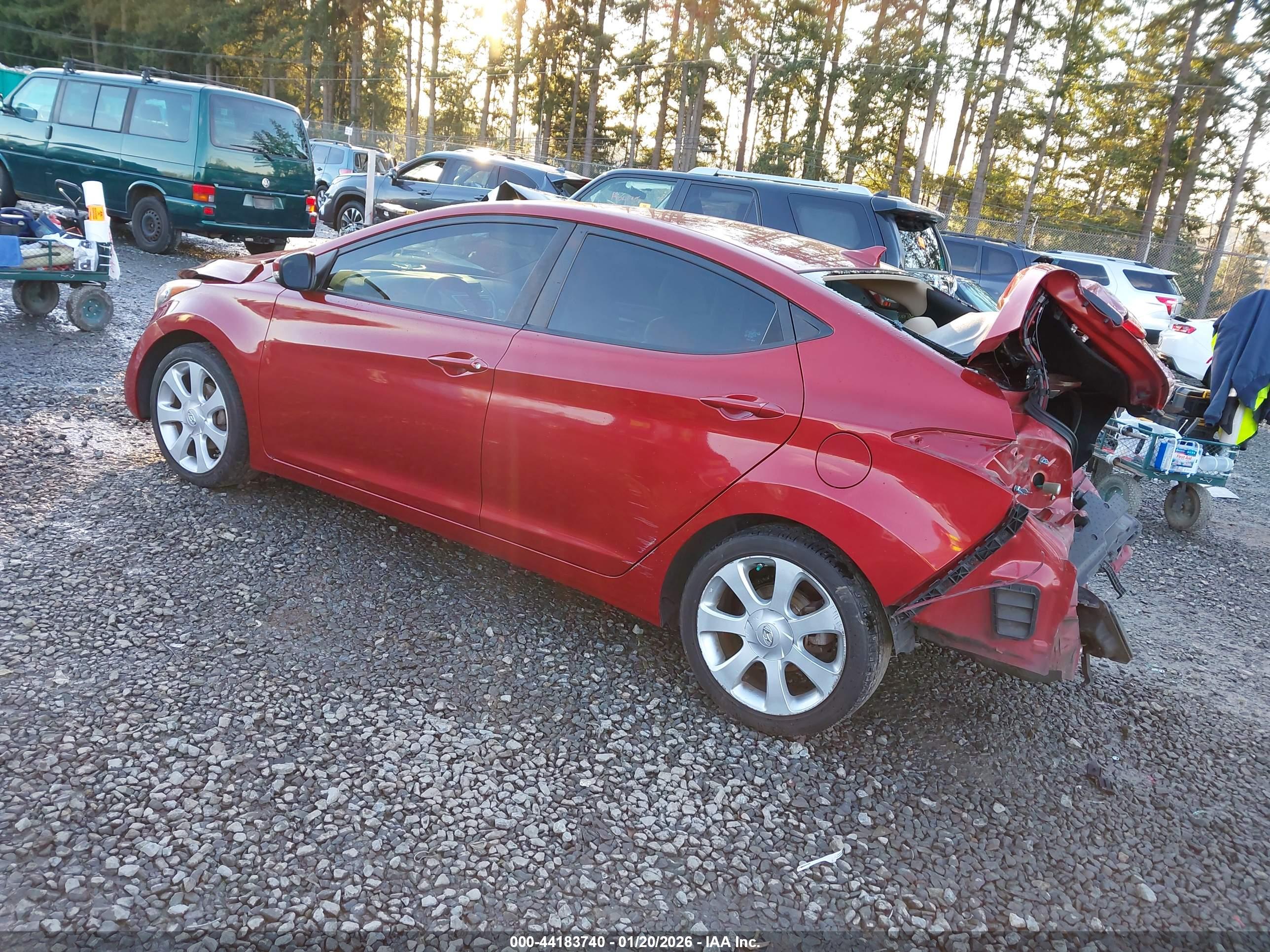HYUNDAI ELANTRA image 3