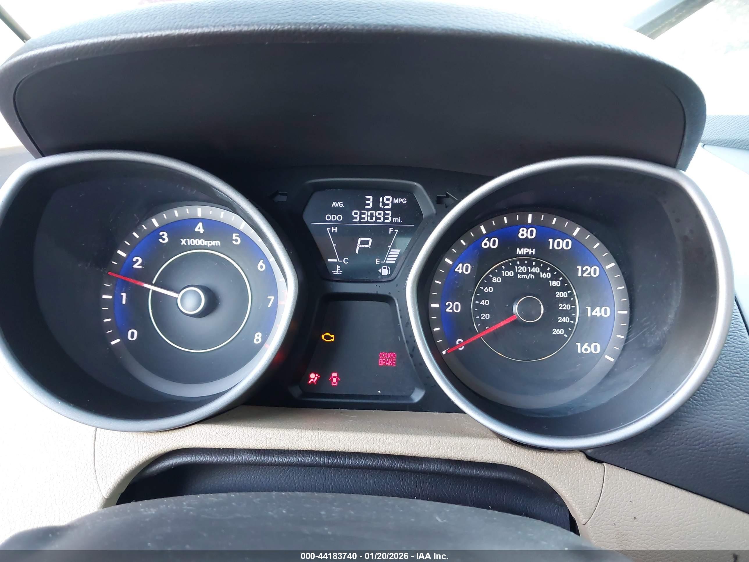 HYUNDAI ELANTRA image 7