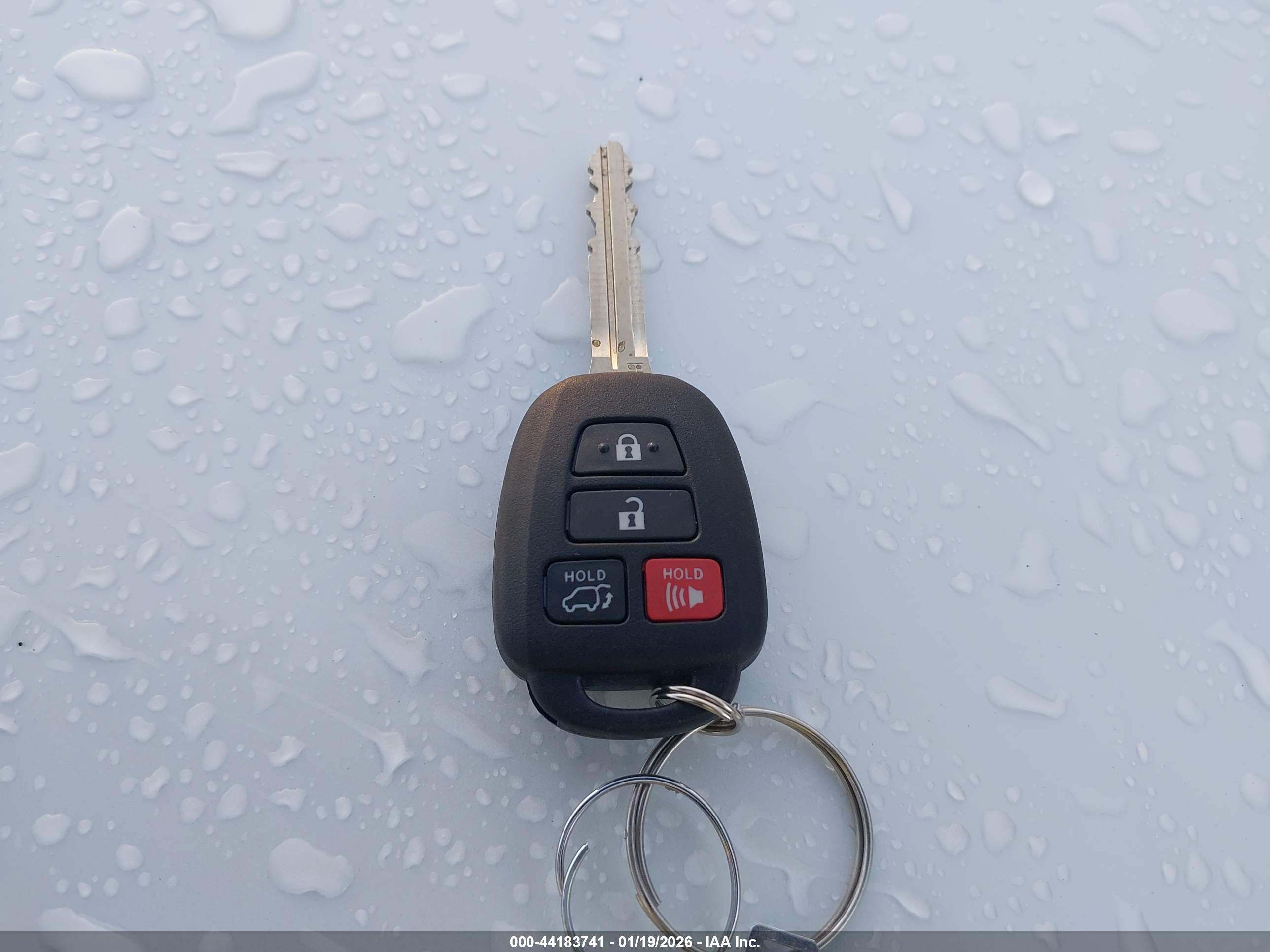 TOYOTA RAV4 image 11