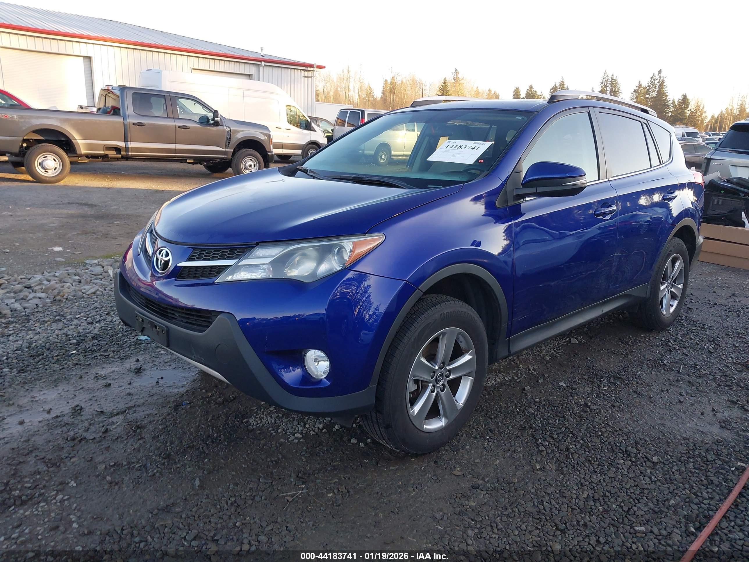 TOYOTA RAV4 image 2