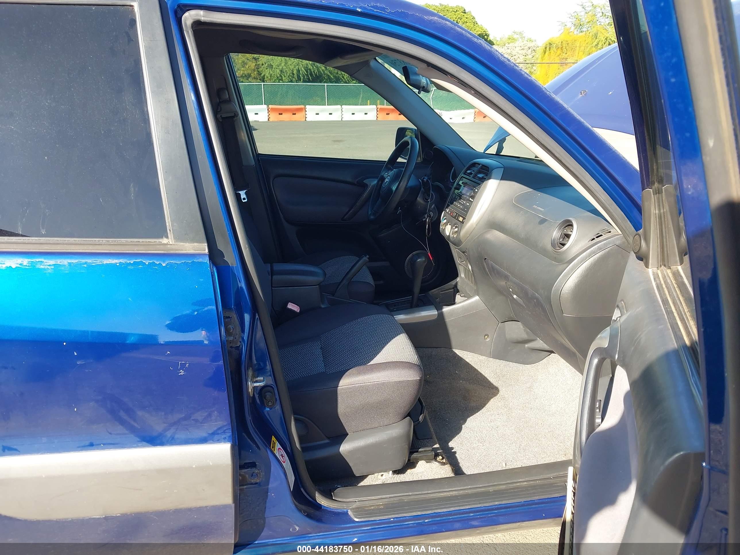 TOYOTA RAV4 image 5