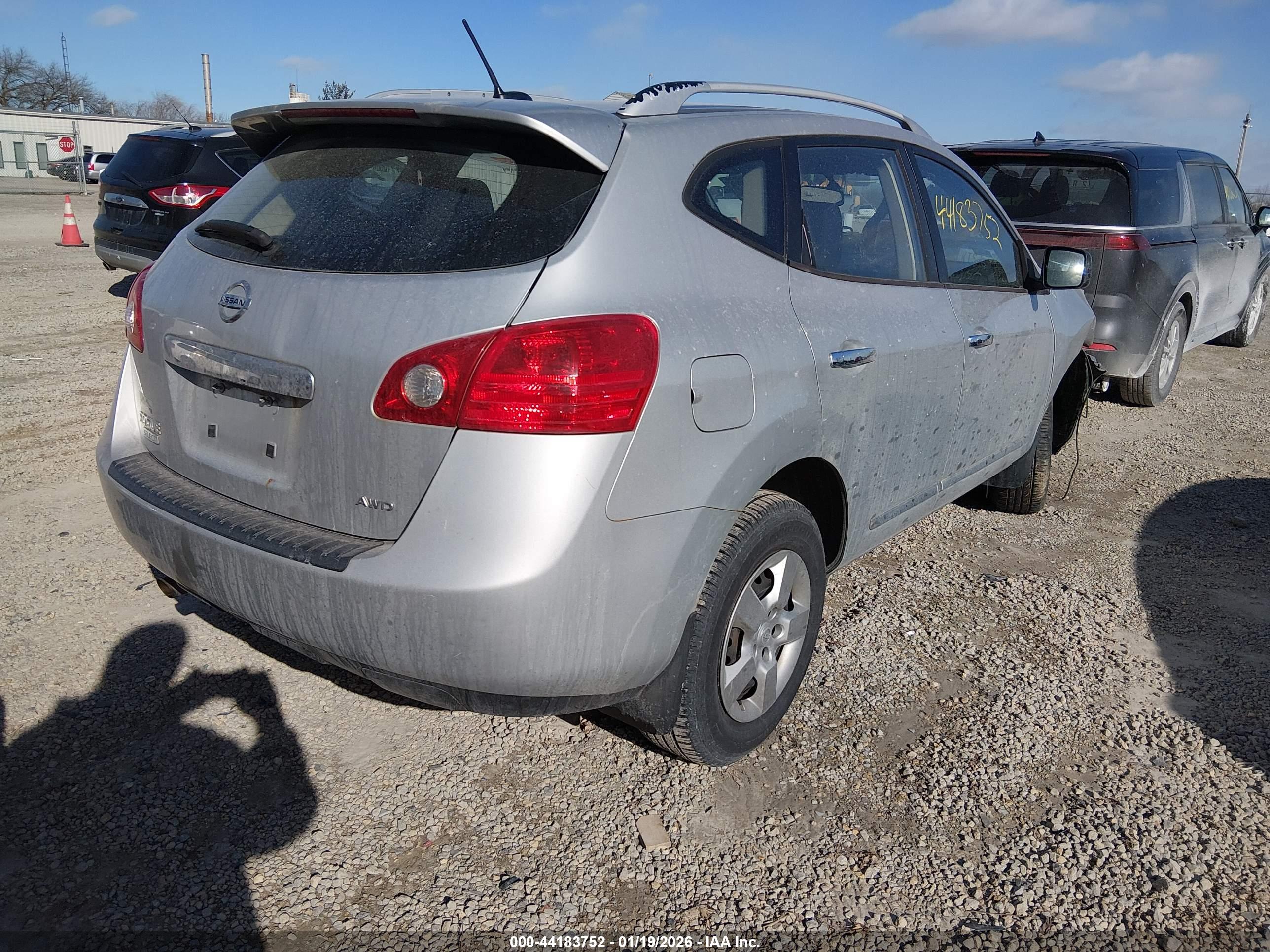NISSAN ROGUE image 4